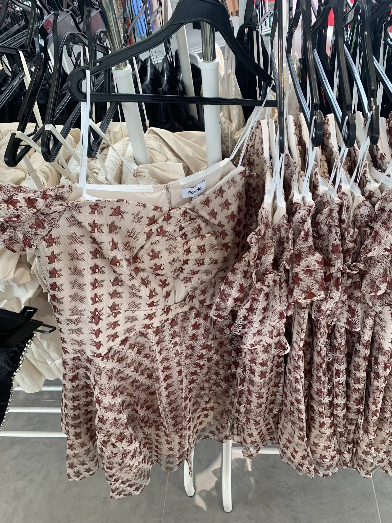 Shopping Time at Pomelo outlet งานนี้มีล้มละลาย 💸💸 แกลเลอรีที่โพสต์