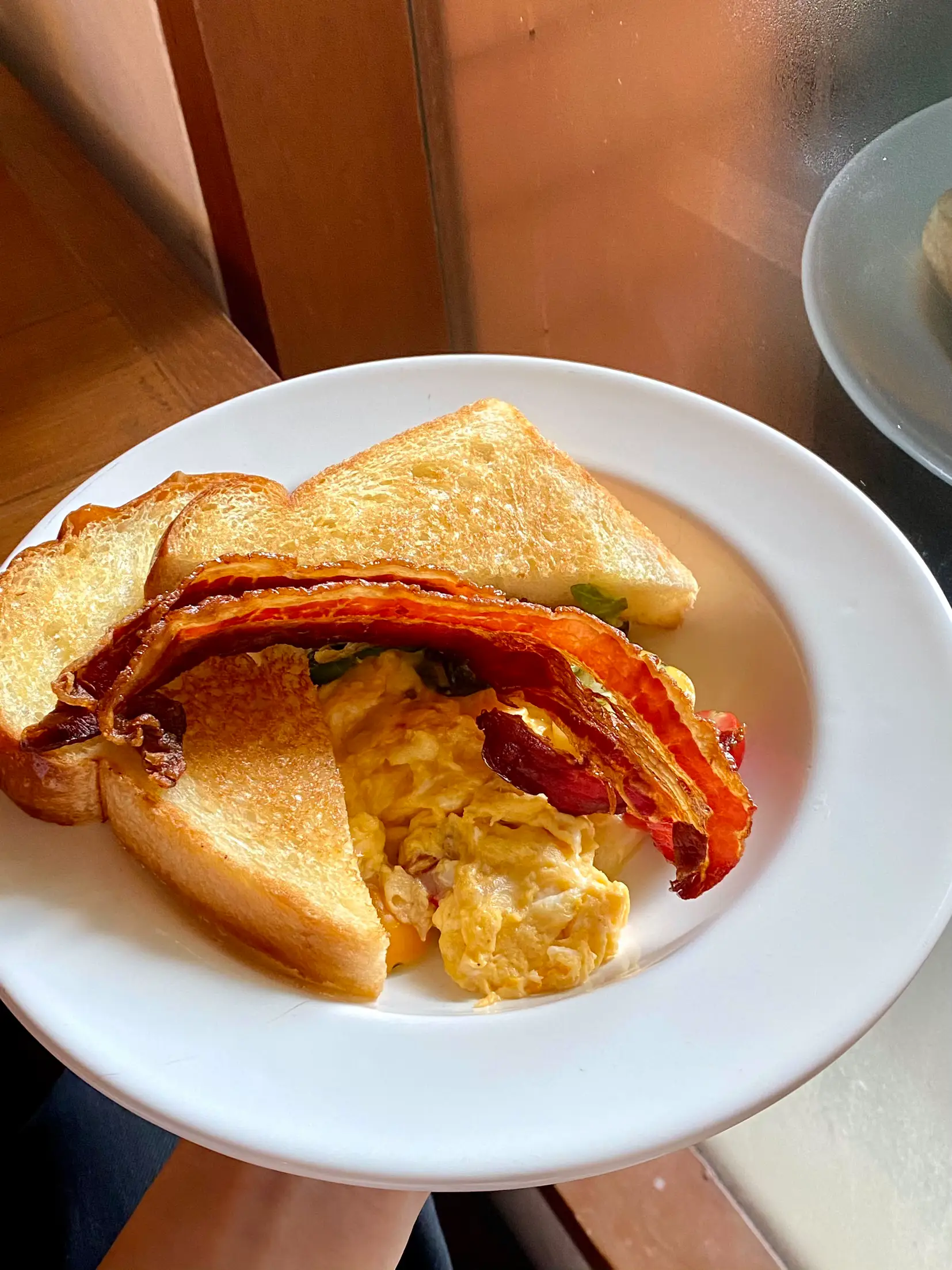 ร้านเค้กชื่อดังที่มี all day brunch อร่อยด้วยย 💖 แกลเลอรีที่โพสต์โดย