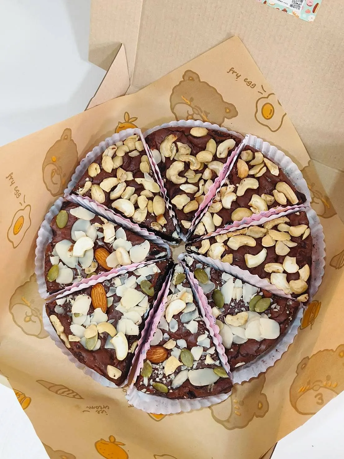 บราวนี่หน้าแน่นๆ แกลเลอรีที่โพสต์โดย Olive bakery Lemon8