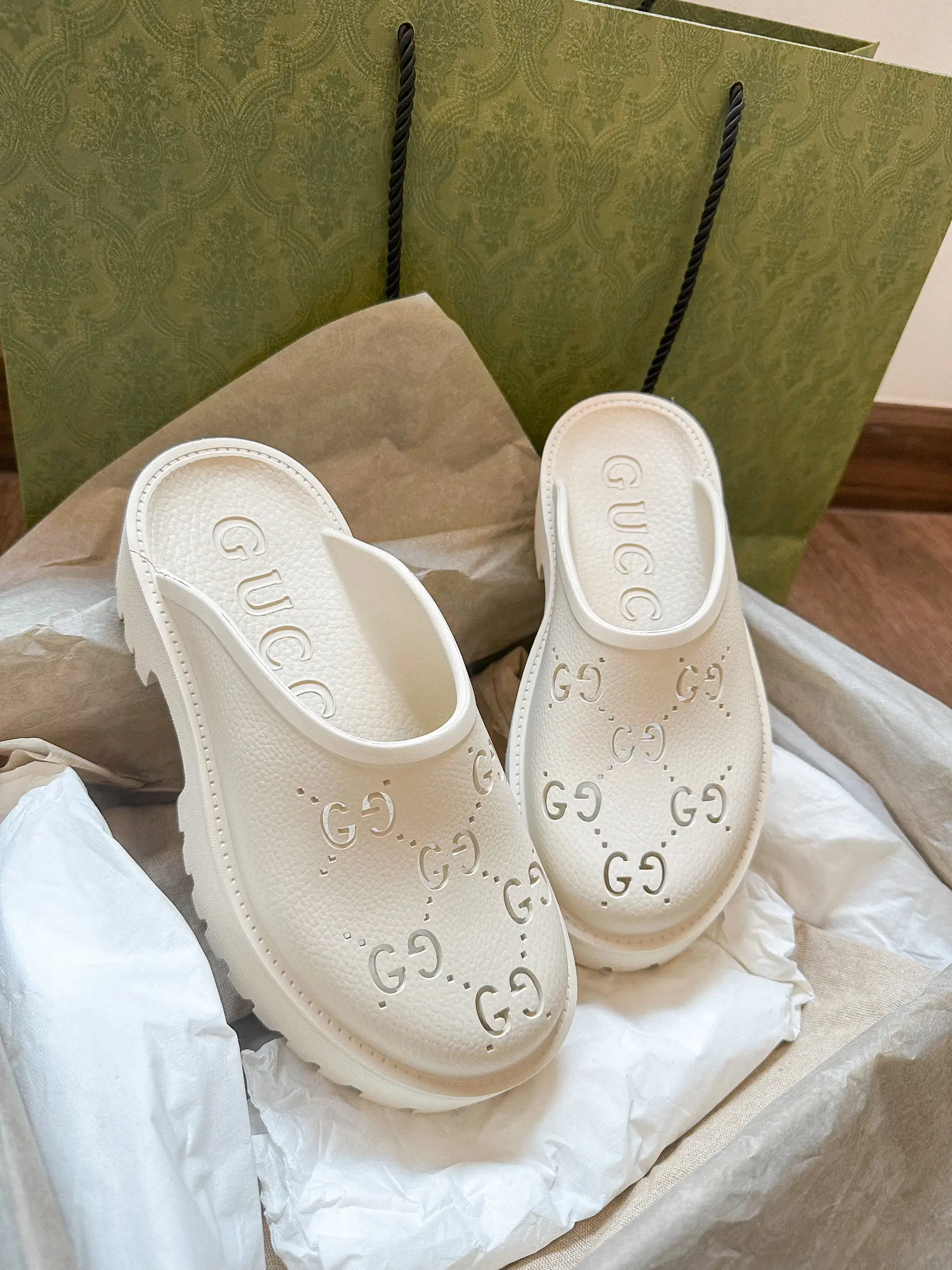 Gucci rubber hot sale shoes white