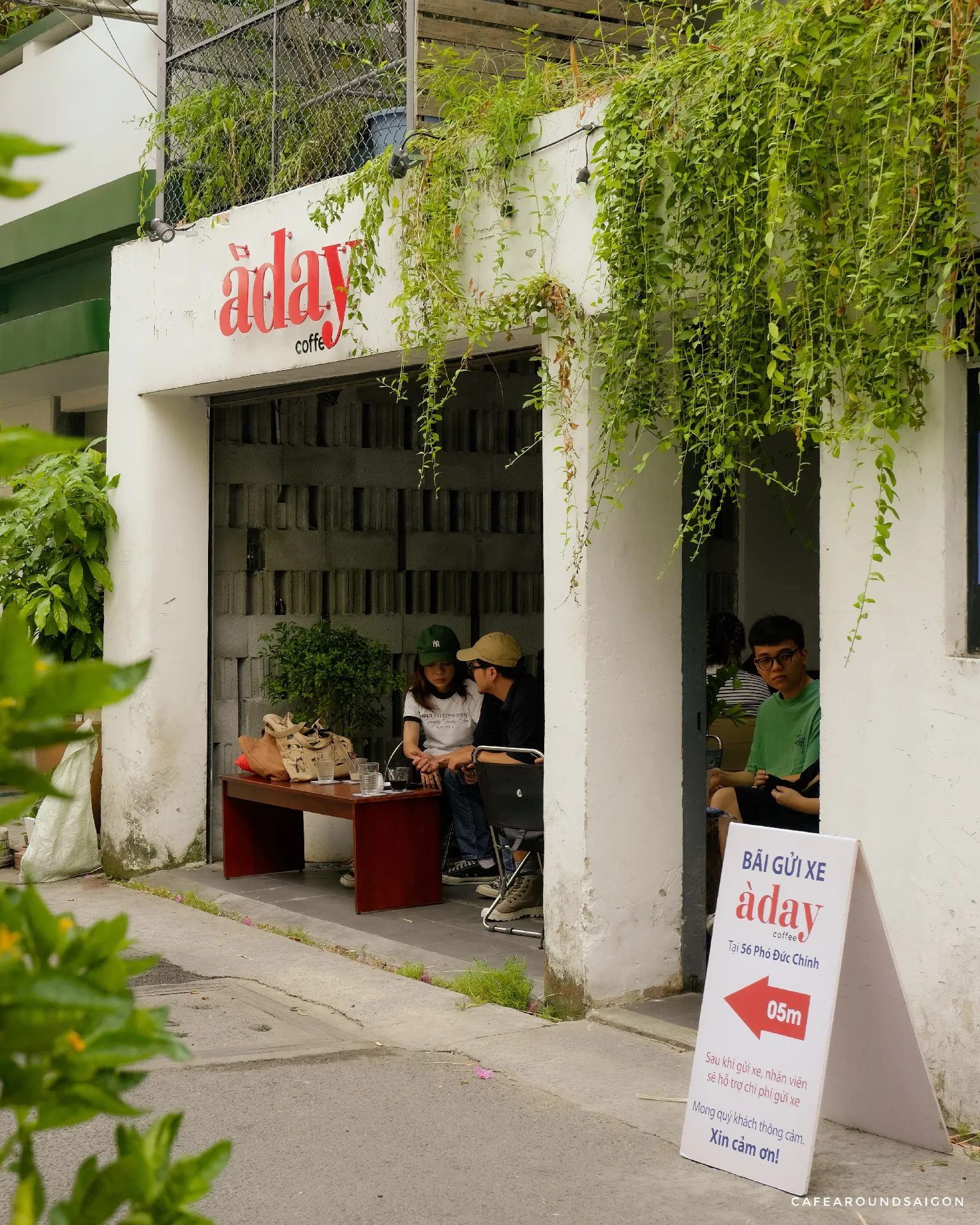 Ở Hà Nội mà chưa một lần check-in quán can-teen tuổi thơ này thì bạn sẽ  tiếc hùi hụi cho mà xem