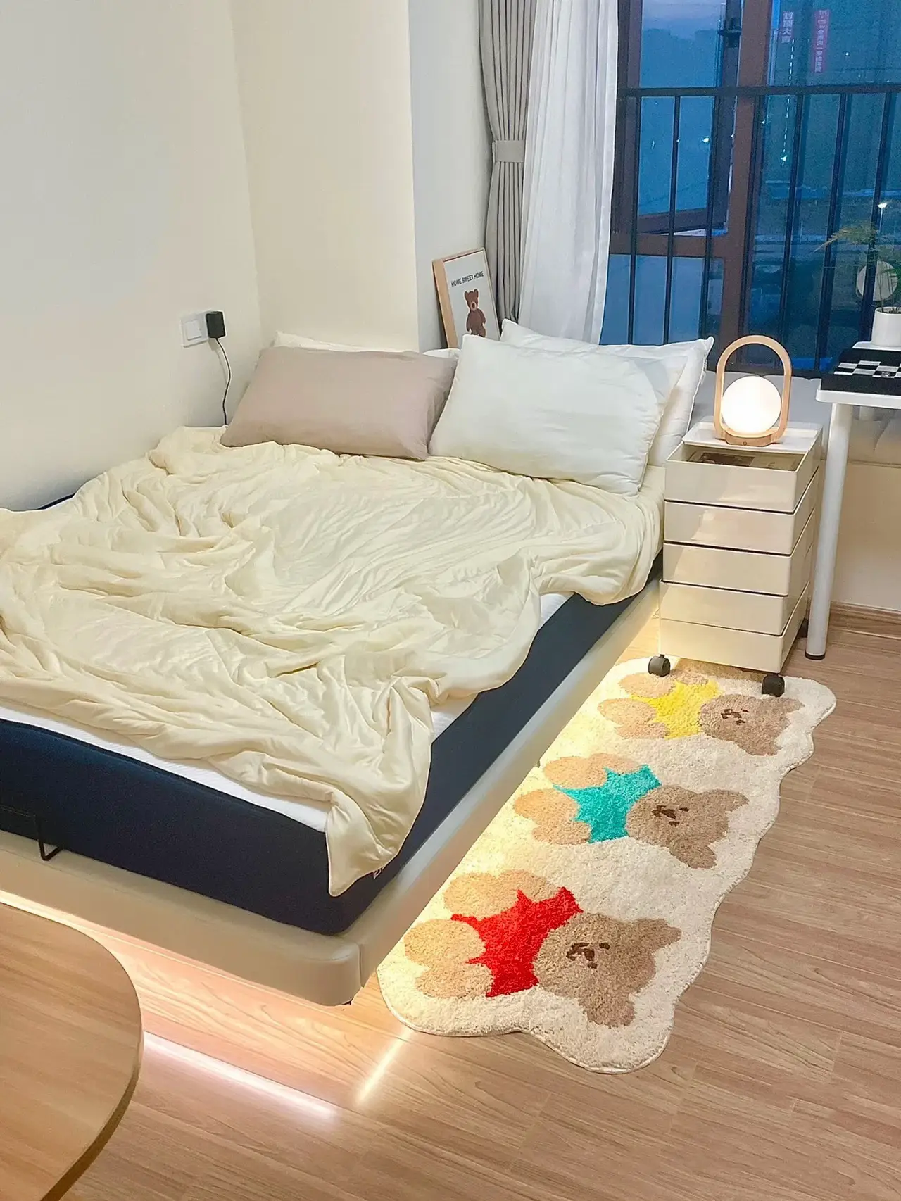 ไอเดียจัดห้องนอนคอนโด สไตล์เกาหลีพื้นที่เล็กก็จัดได้ 😴 | แกลเลอรีที่ ...