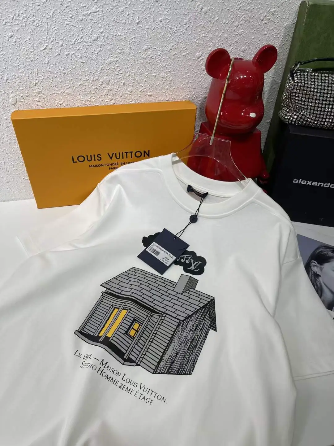 Louis Vuitton 2023 Graphic Print T-Shirt T-Shirt w/ Tags - White T-Shirts,  Clothing - LOU704432