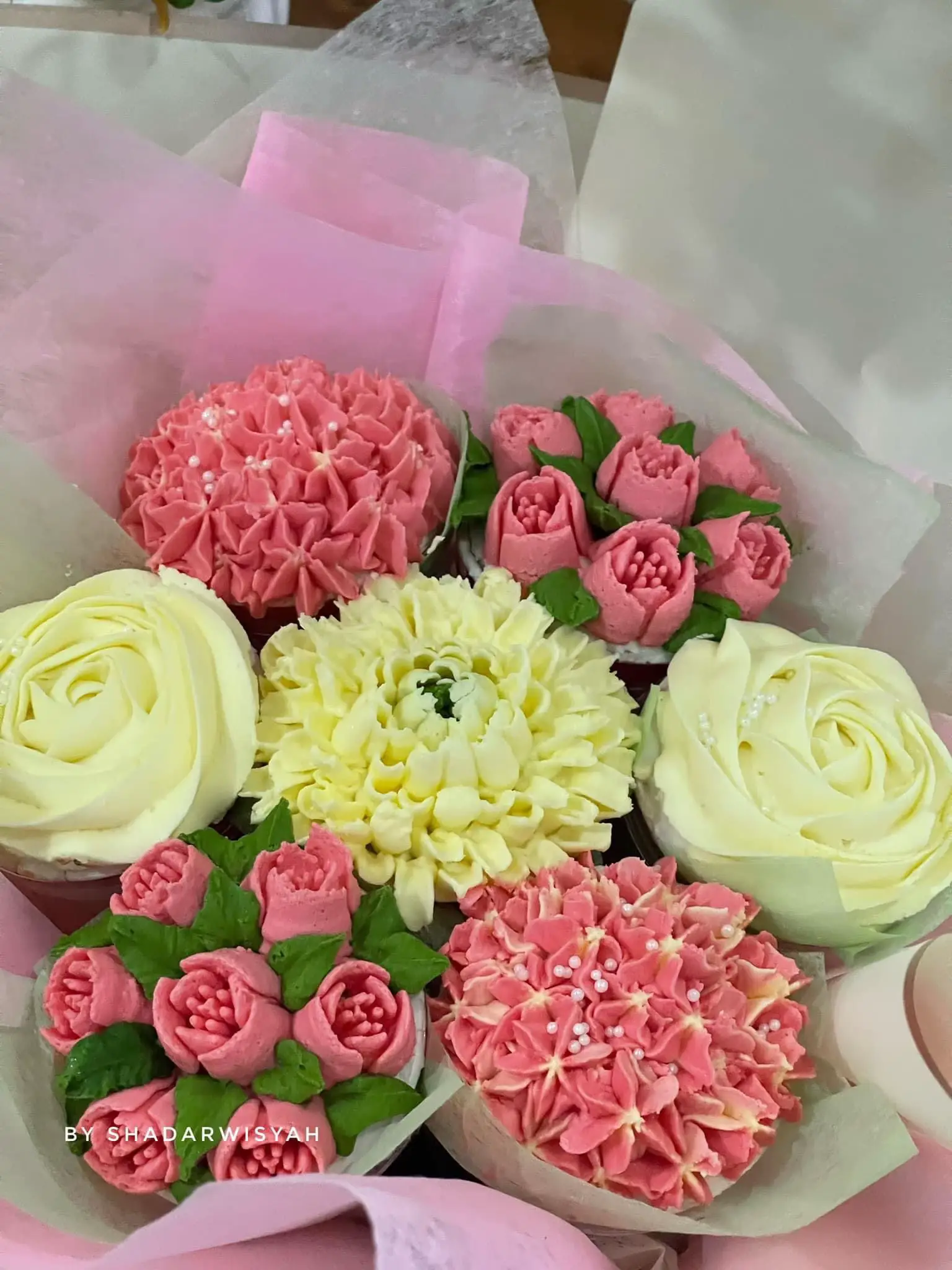 ハンドメイド❣️いちご畑、編みぐるみいちごが可愛いフラワーアレンジ❁⃘*.゜ ハンドメイド❣️いちご畑、編みぐるみいちごが可愛いフラワー