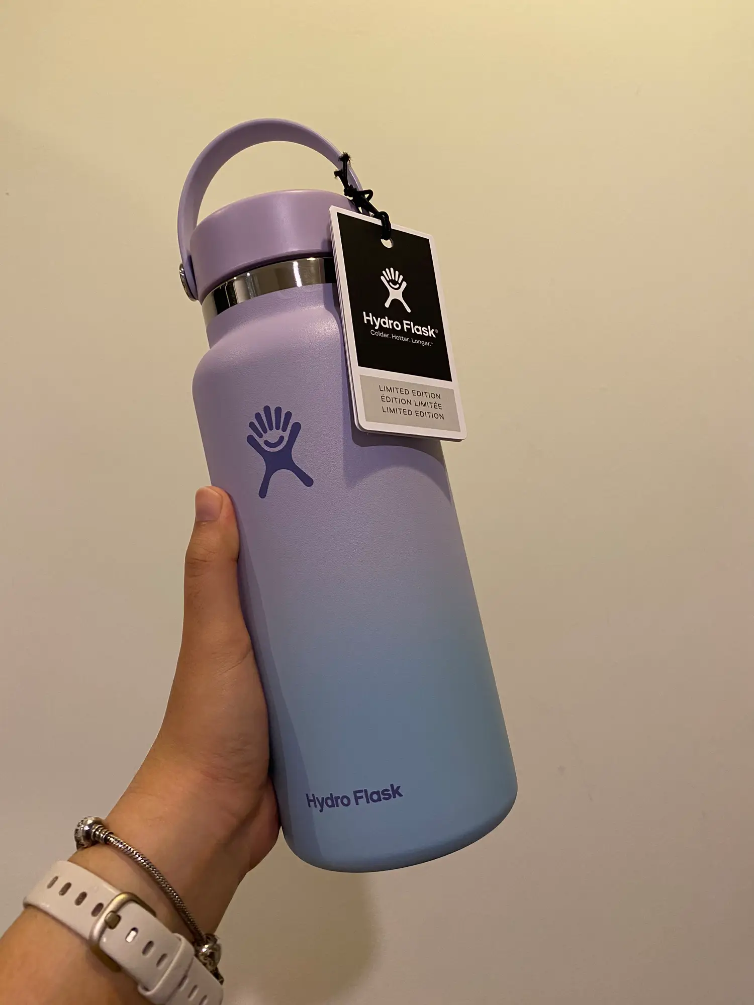 Hydro Flask New Color AURORA limited edition so cute🦄, Gallery posted by  laziicat