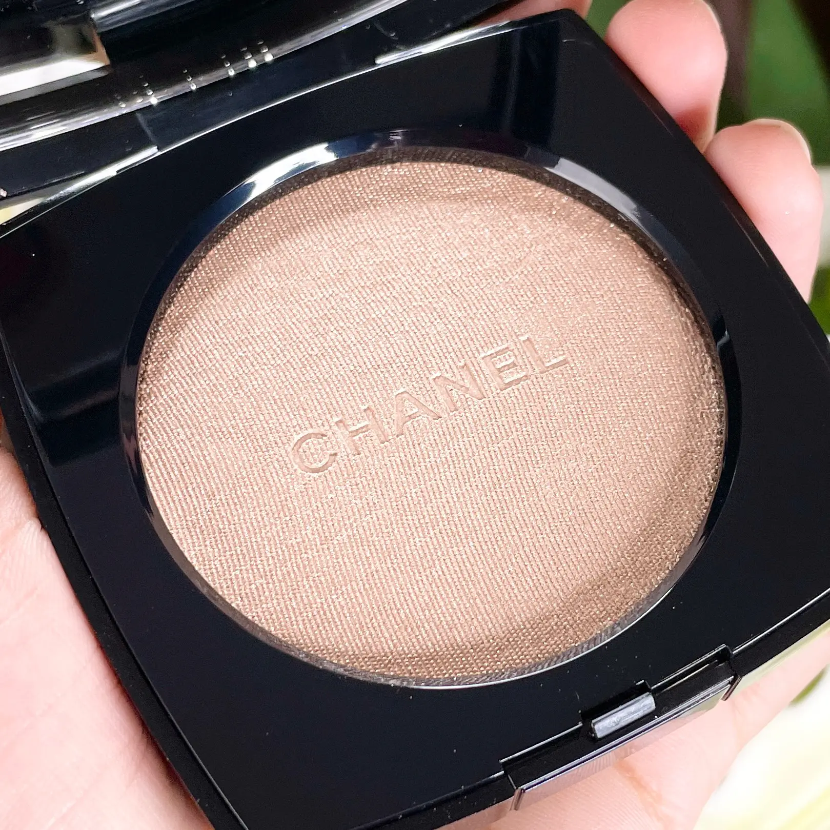 Chanel Poudre Lumiere สี 10 Ivory Gold ✨, Gallery posted by NattapornJade