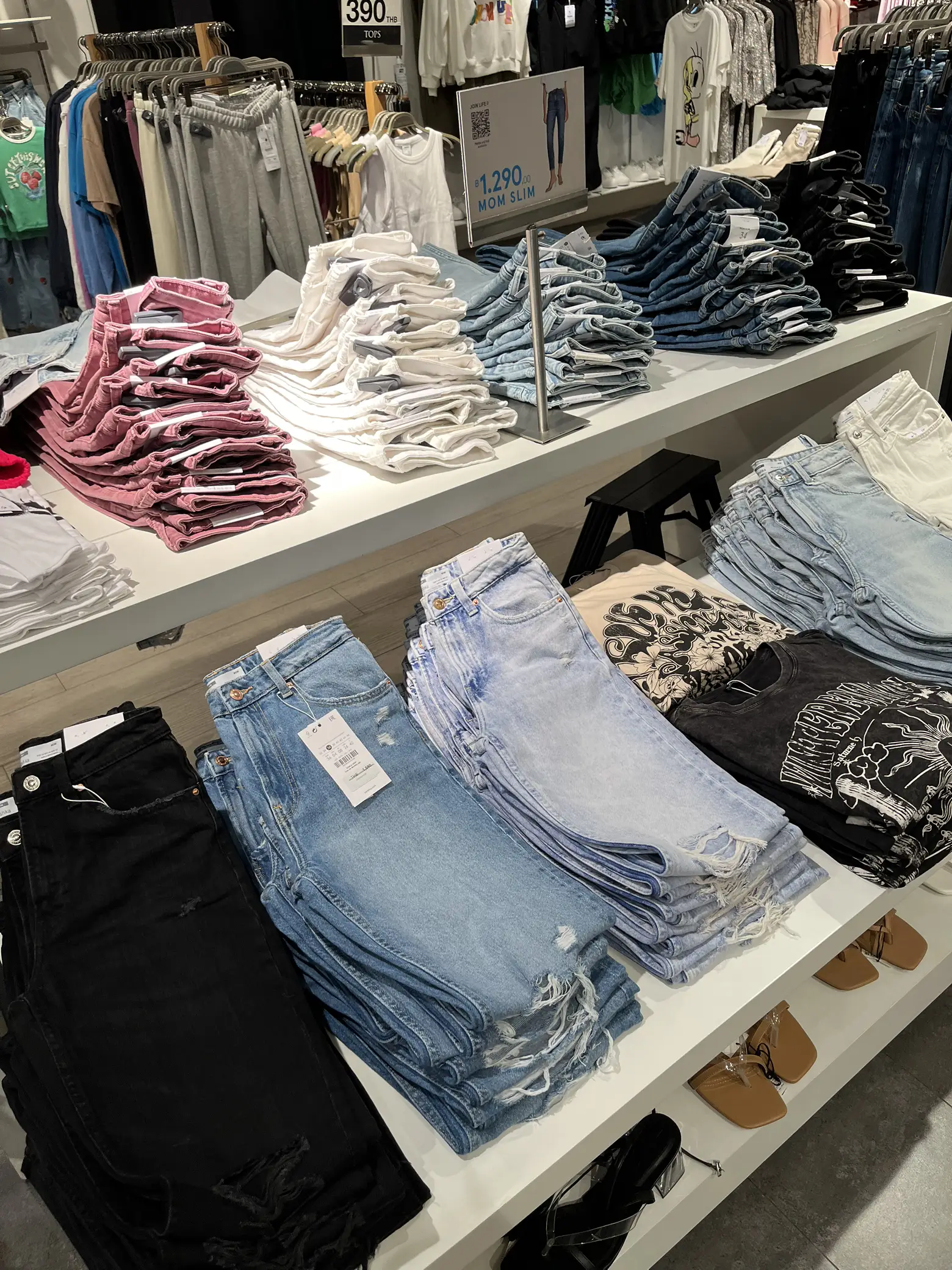 REVIEW แบรนด์ Bershka จากสเปน มีสาขาเดียวในไทย แกลเลอรีที่โพสต์โดย