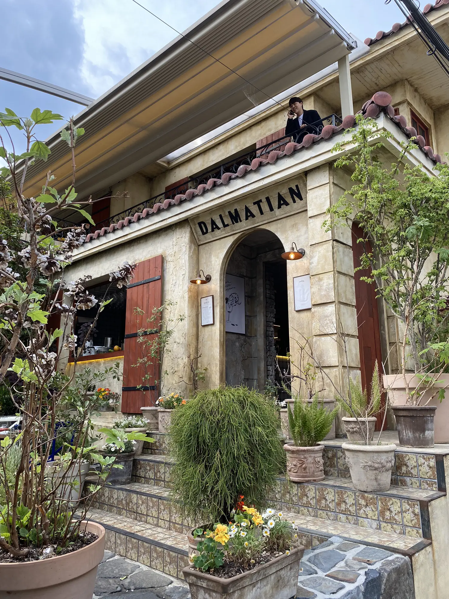 3 Must Visit Cafes In Popular Sinsadong Area top-5-must-try-cafes-in-pondicherry-french-cafes-restaurants-food