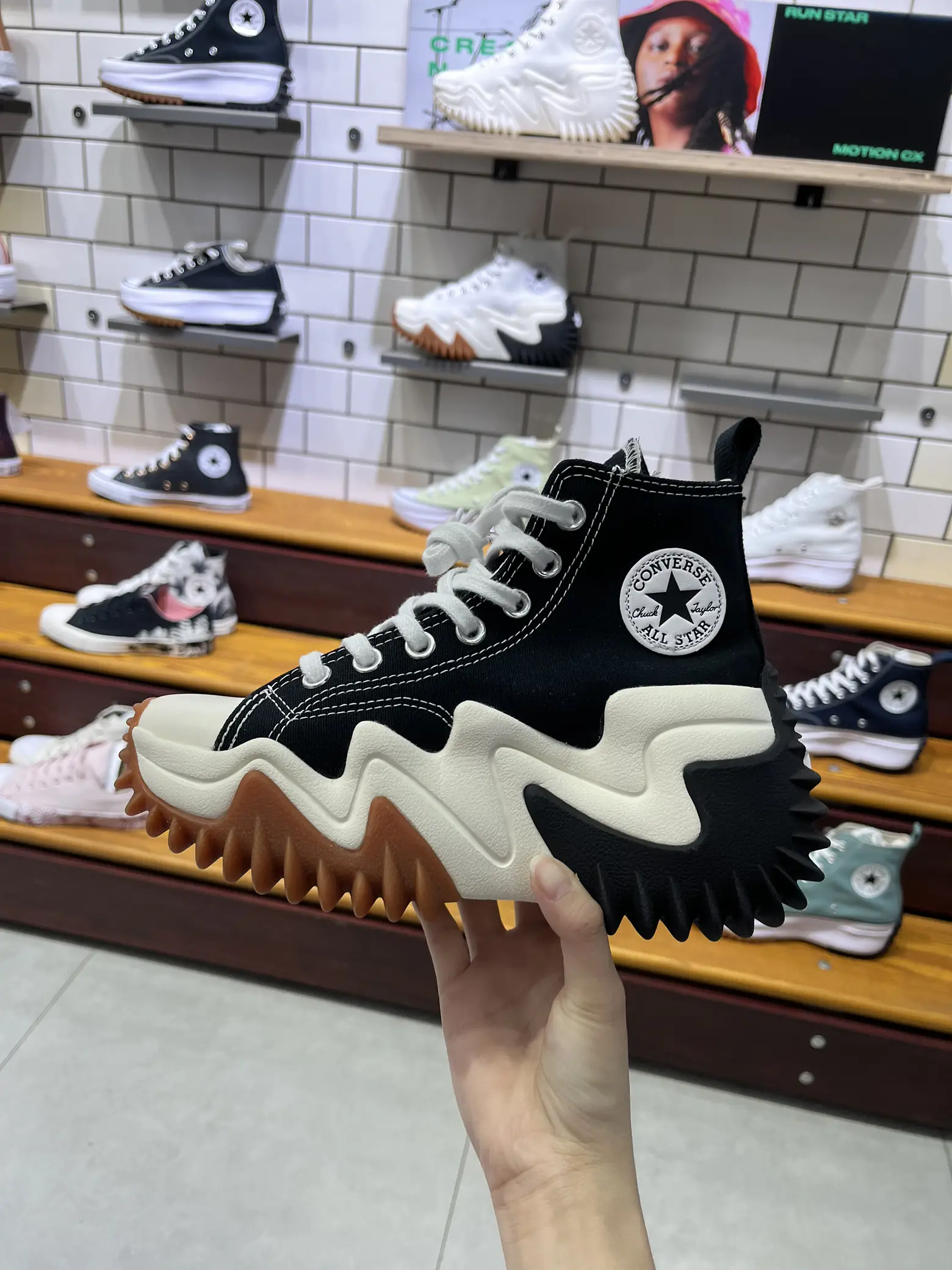 Converse on sale sm aura