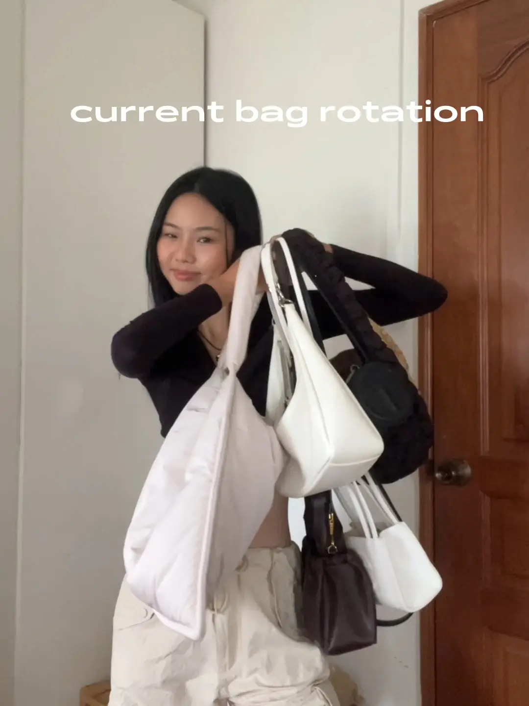 WHAT FITS IN THE SMALLEST MICRO LV BAG, Video diterbitkan oleh Savi Chow
