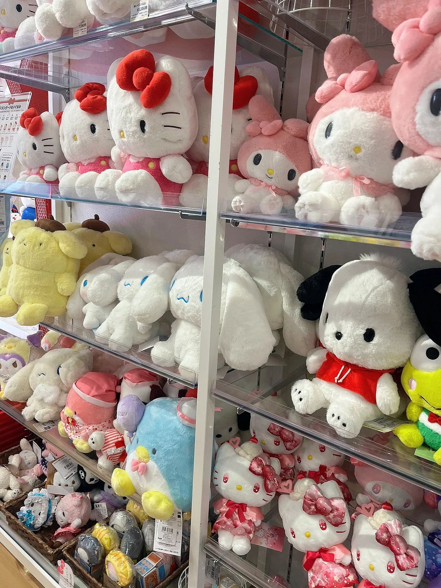 Shops in Japan that HelloKitty lovers can't miss🎀😻💕🩷, Gallery posted  by Her Lab TH