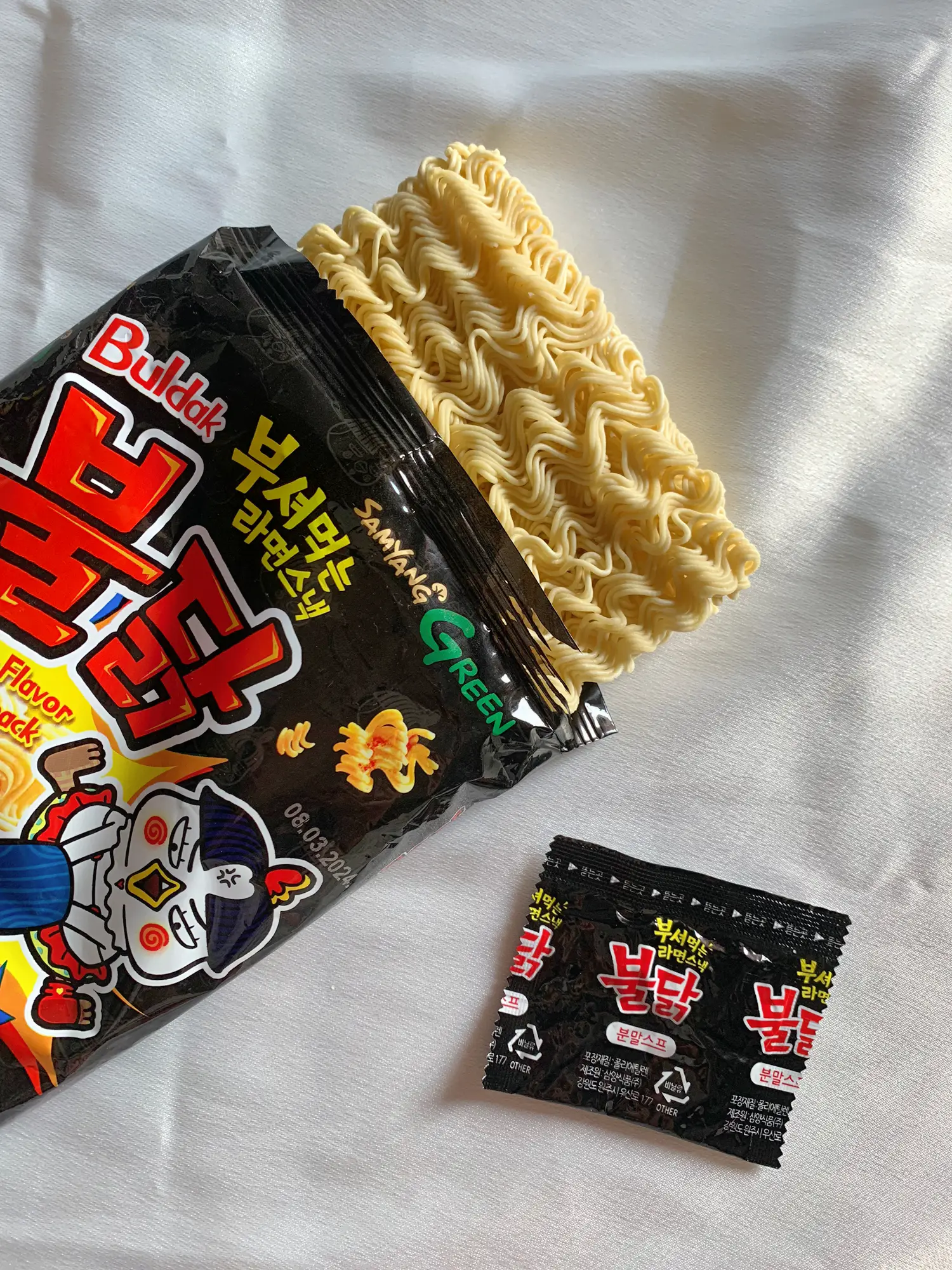Review Samyang ramen snack: crunchy and spicy!, Gallery posted by juli ss