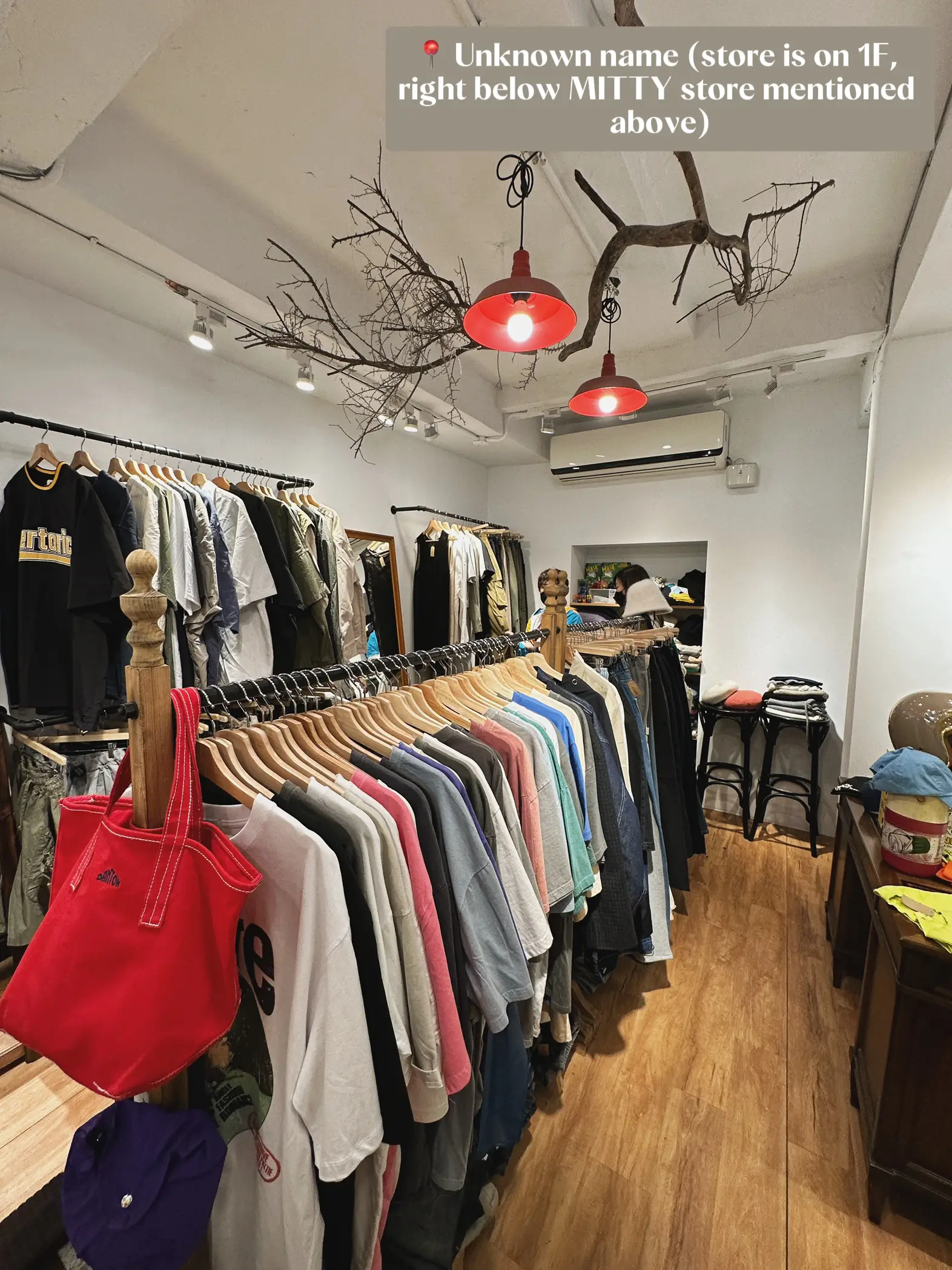 Stumbled upon a vintage preloved designer boutique in Zhongshan, Taipe