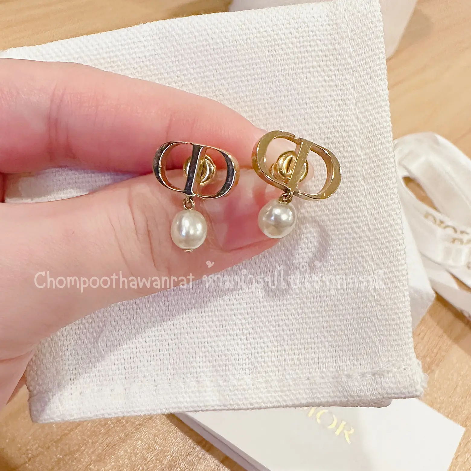 ต่างหู Dior✨เรียบหรู คู่ใจ ใส่ยังไงก็ไม่เบื่อ | Gallery