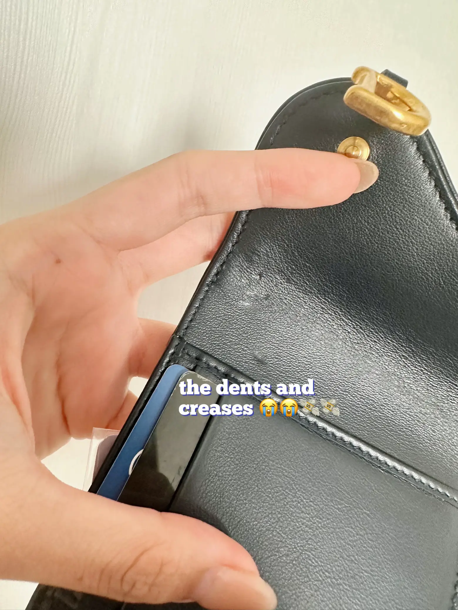 Crease in 3-day old Epi Leather Pocket Organizer. Is it normal or