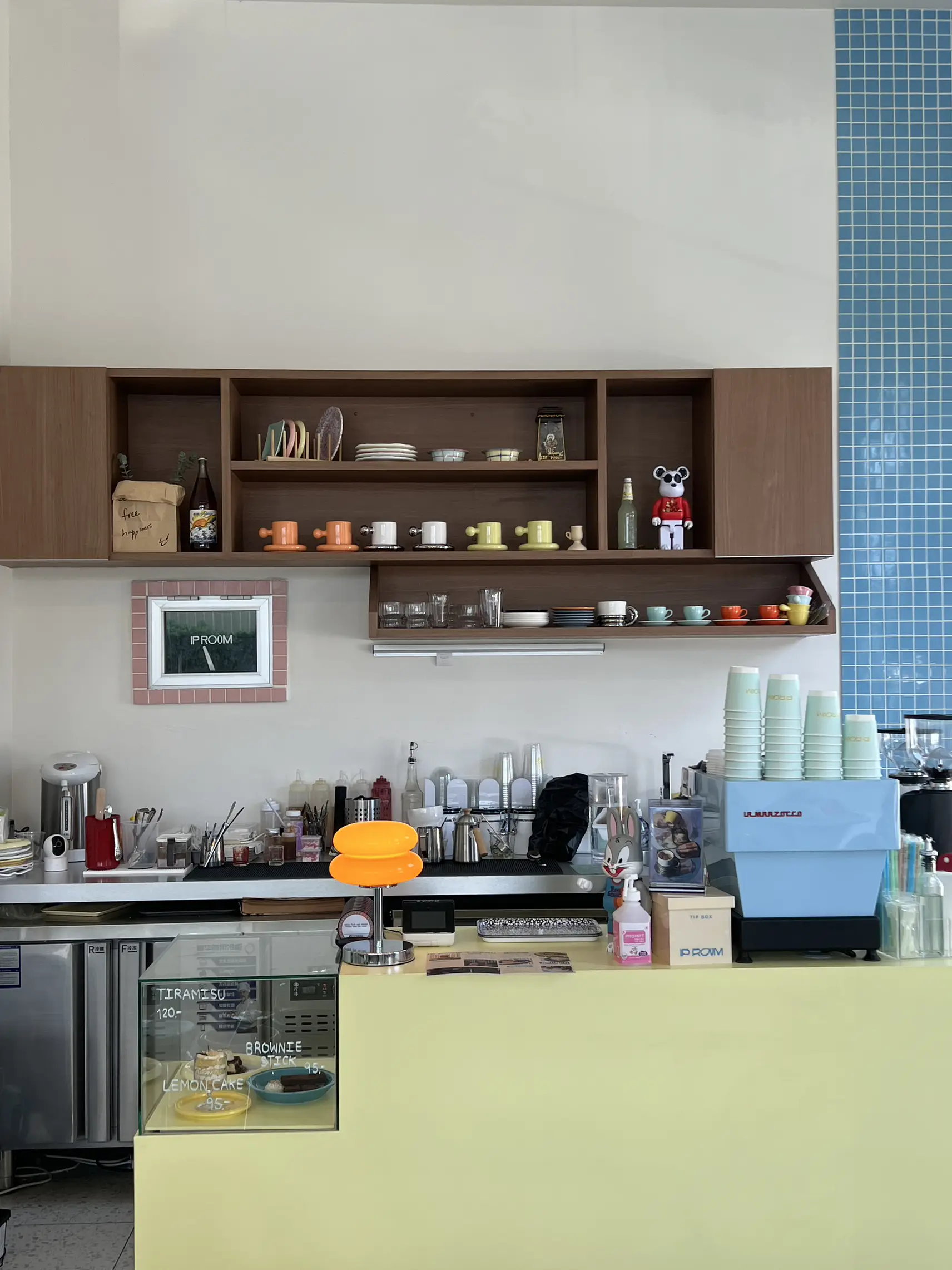 คาเฟ่เกาหลีสดใส สุดคิ้วท์ย่านสะพานควาย - IP Room 📺 | แกลเลอรีที่โพสต์ ...