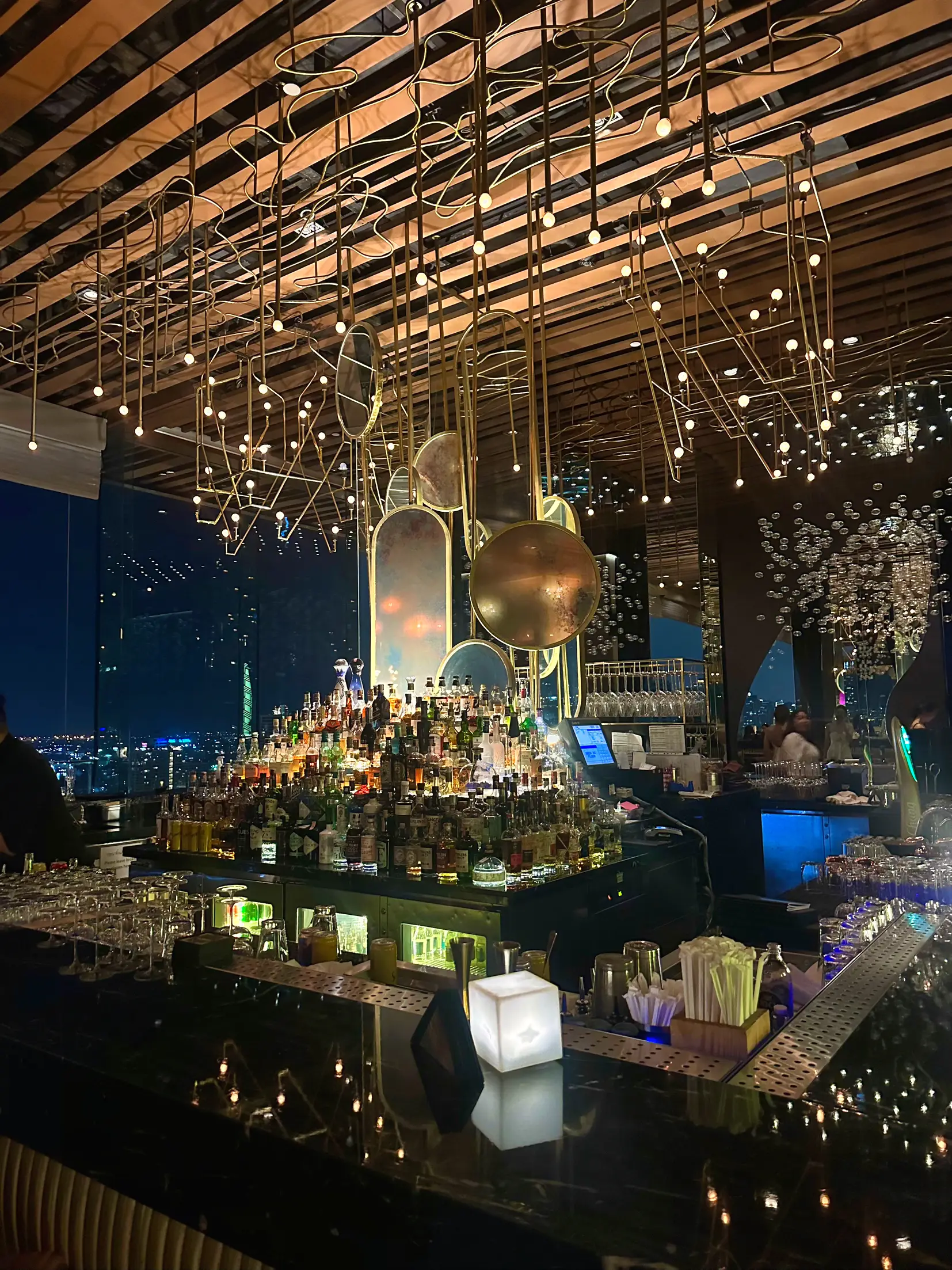 seen restaurant & bar bangkok –