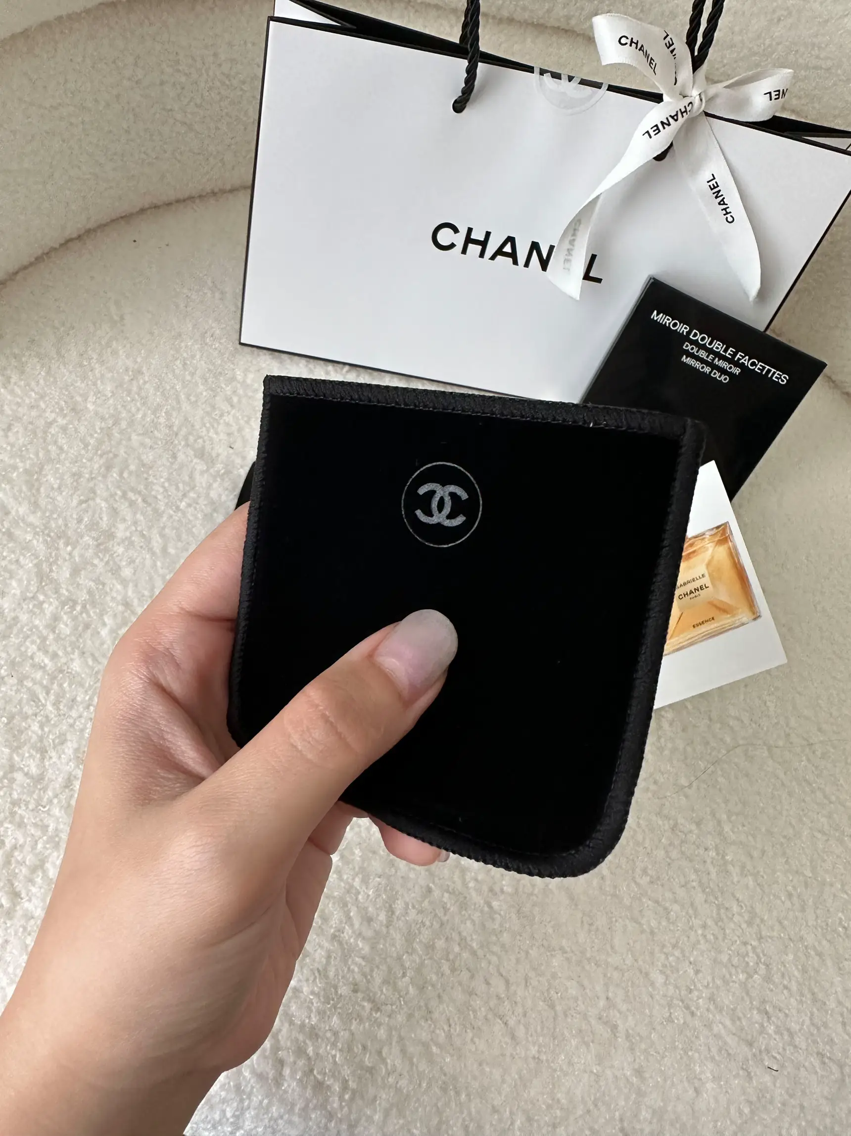 CHANEL MIRROR adds chic to the item in the bag. ✨😍, Gallery posted by  Fanggkhao