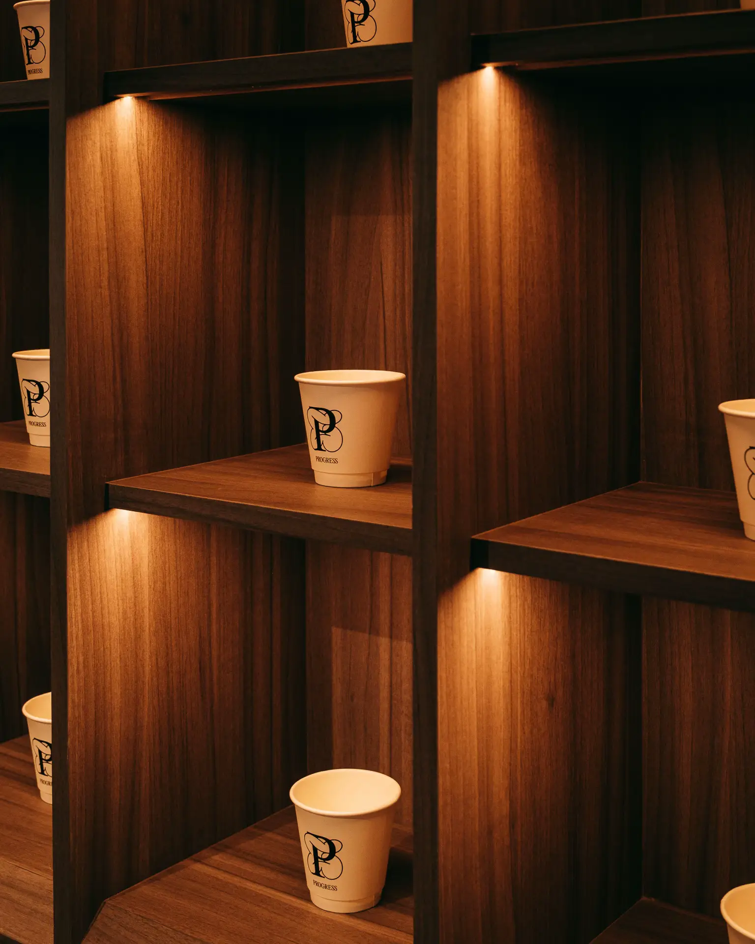 Progress Cafe and Bar Cool Cafe再オープンAlley Ari 1 | Rattomarty が投稿したフォト ...