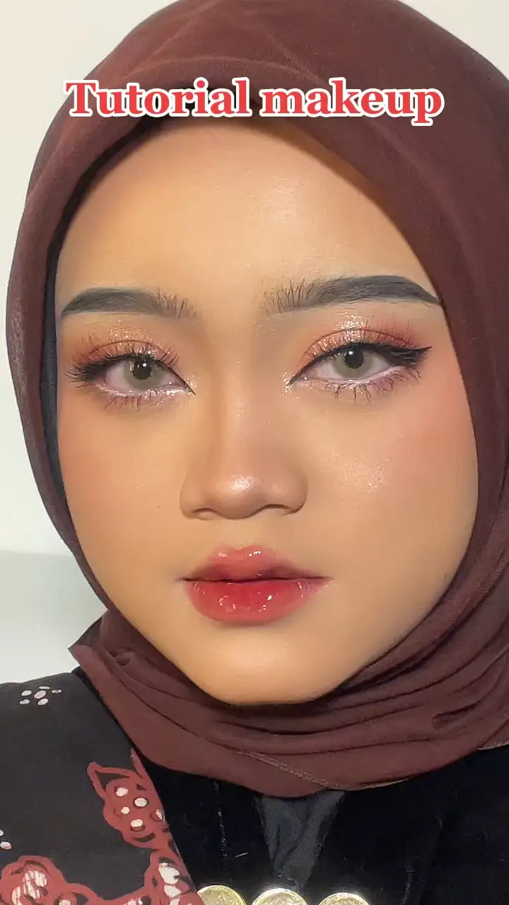 Tutorial Makeup Natural Dan Hijab Style Untuk Pesta Atau Wisuda Saubhaya Makeup