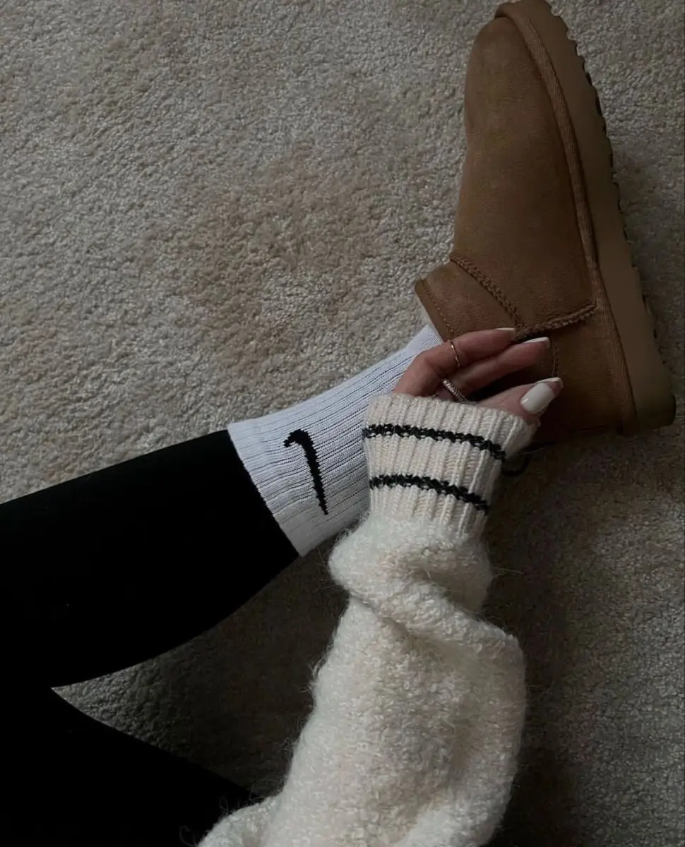 Dress Up Look Street Match Nike Socks Frayed Strap | Gallery posted by  Outfit Dump | Lemon8