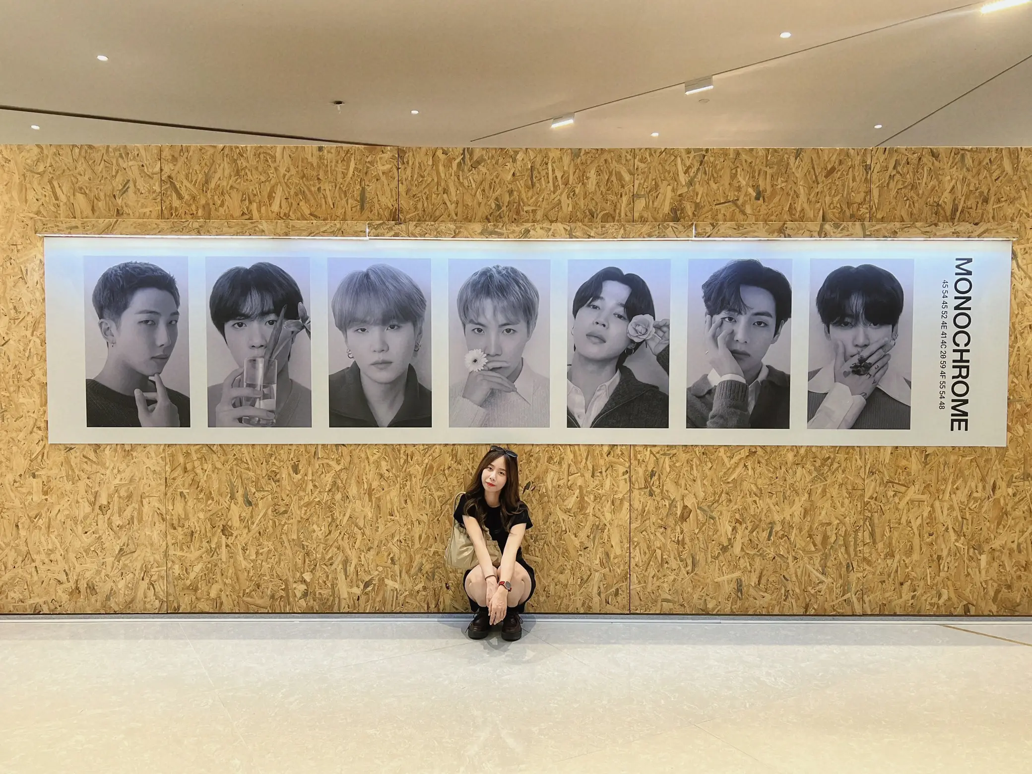 BTS ジョングク GOLDEN 香水 フォトカード 韓国 展示会 ジョングク/香水＋フォトカード】韓国展示会限定品 - メルカリ