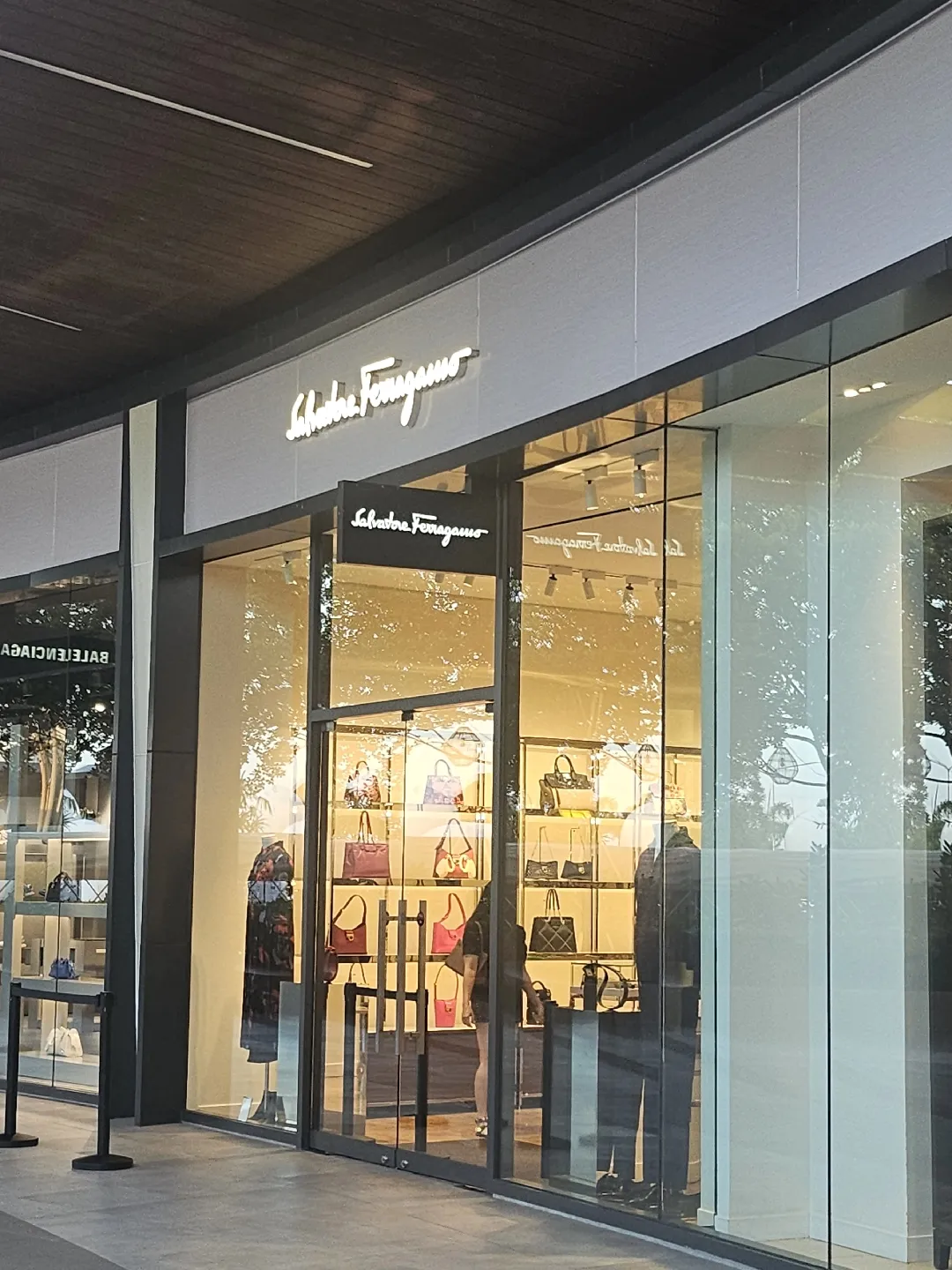 Salvatore ferragamo clearance premium outlet