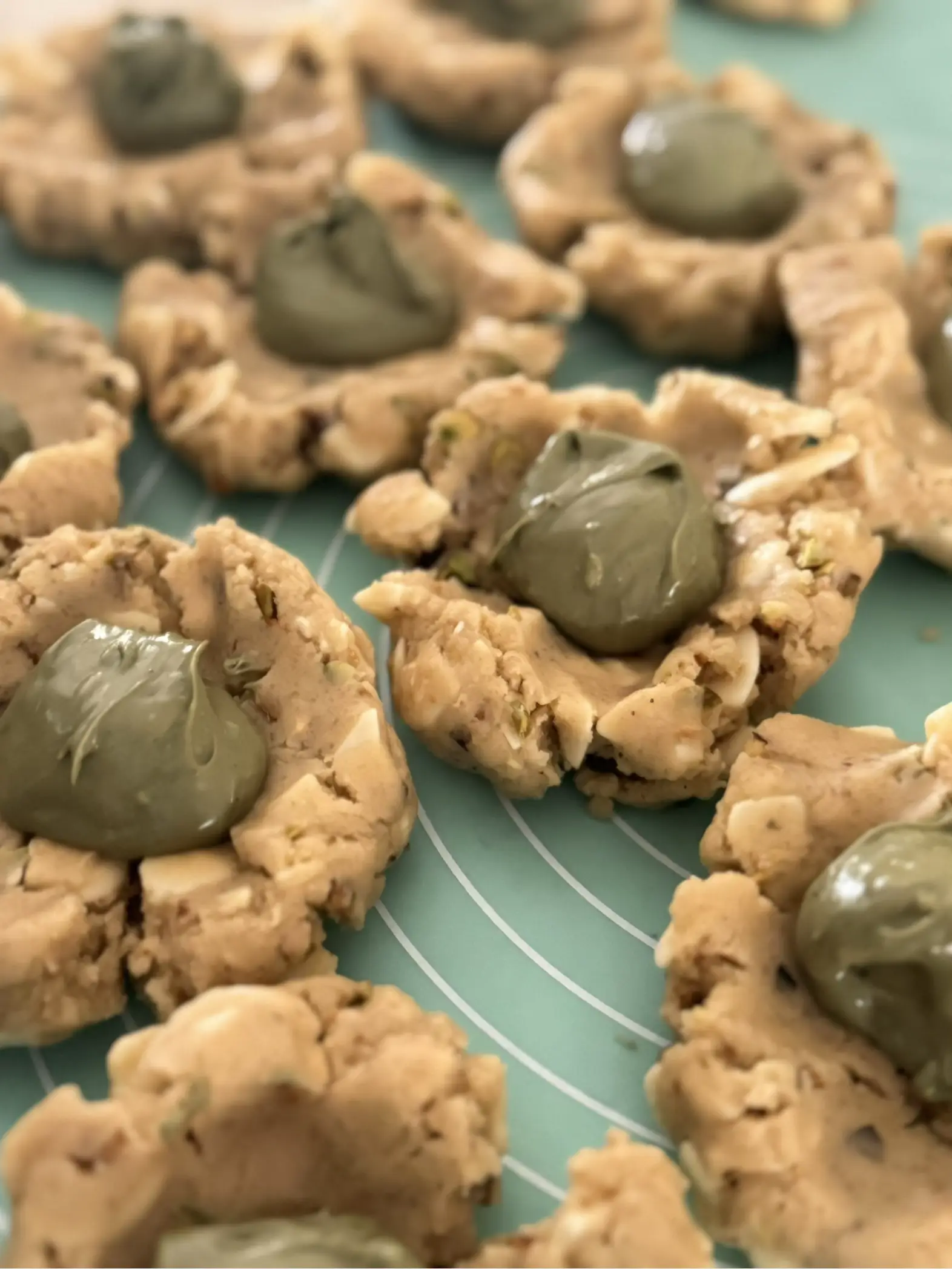 whippig Pistachio cookies | Video diterbitkan oleh Kukikuki.mj | Lemon8