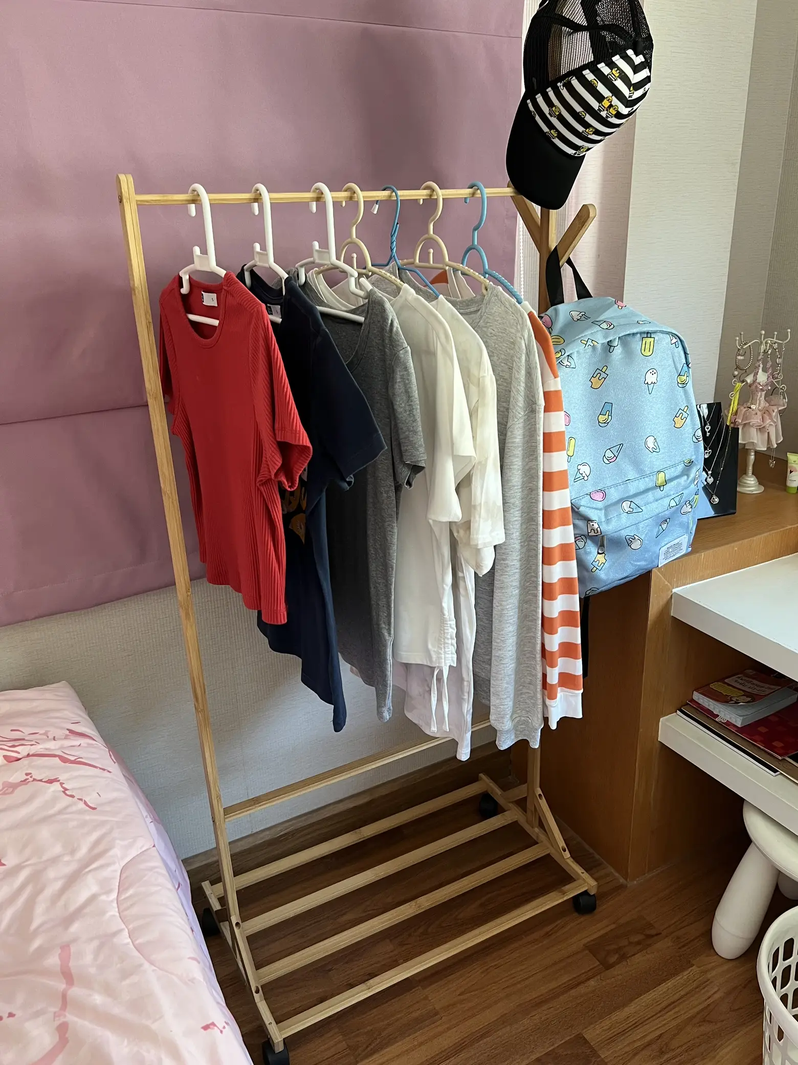 Homepro discount clothes rack