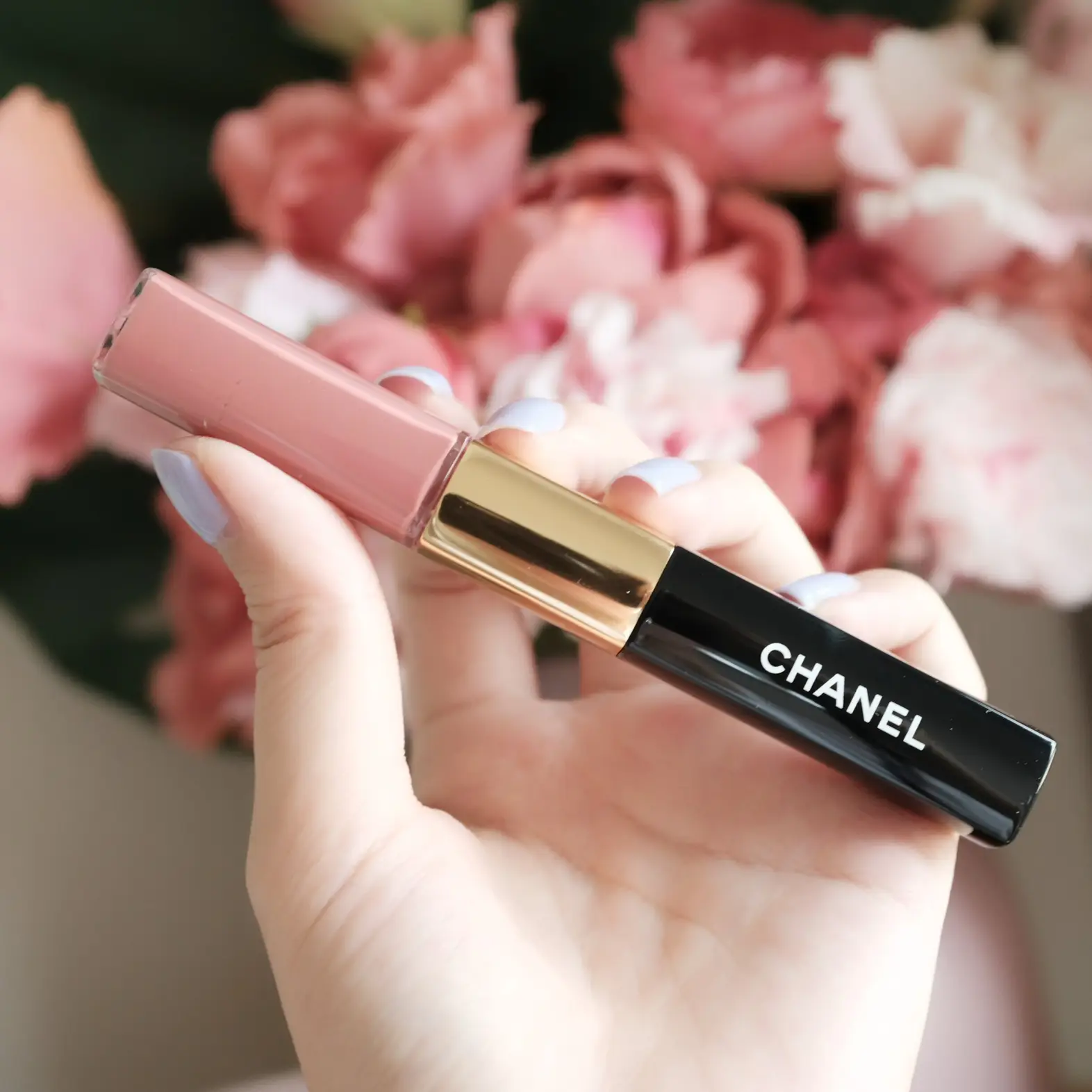 Chanel Le Rouge Duo The Original Kiss Lip Does Not Slip Out | Gallery  posted by Vivienne Wonder | Lemon8