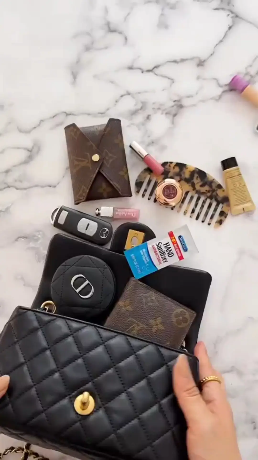Coach Quilted Heart Bag Unboxing: What's In My Bag and What Fits