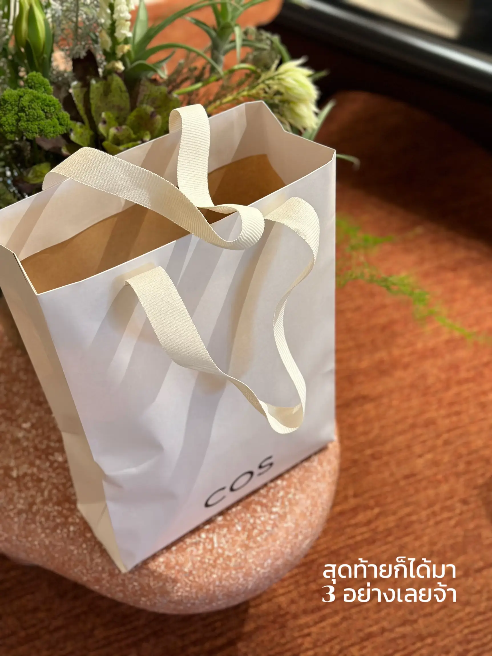 🧤Mix & Match Minimal Style @ COS EmQuartier เปิดตัว! | แกลเลอรีที่โพสต์ ...