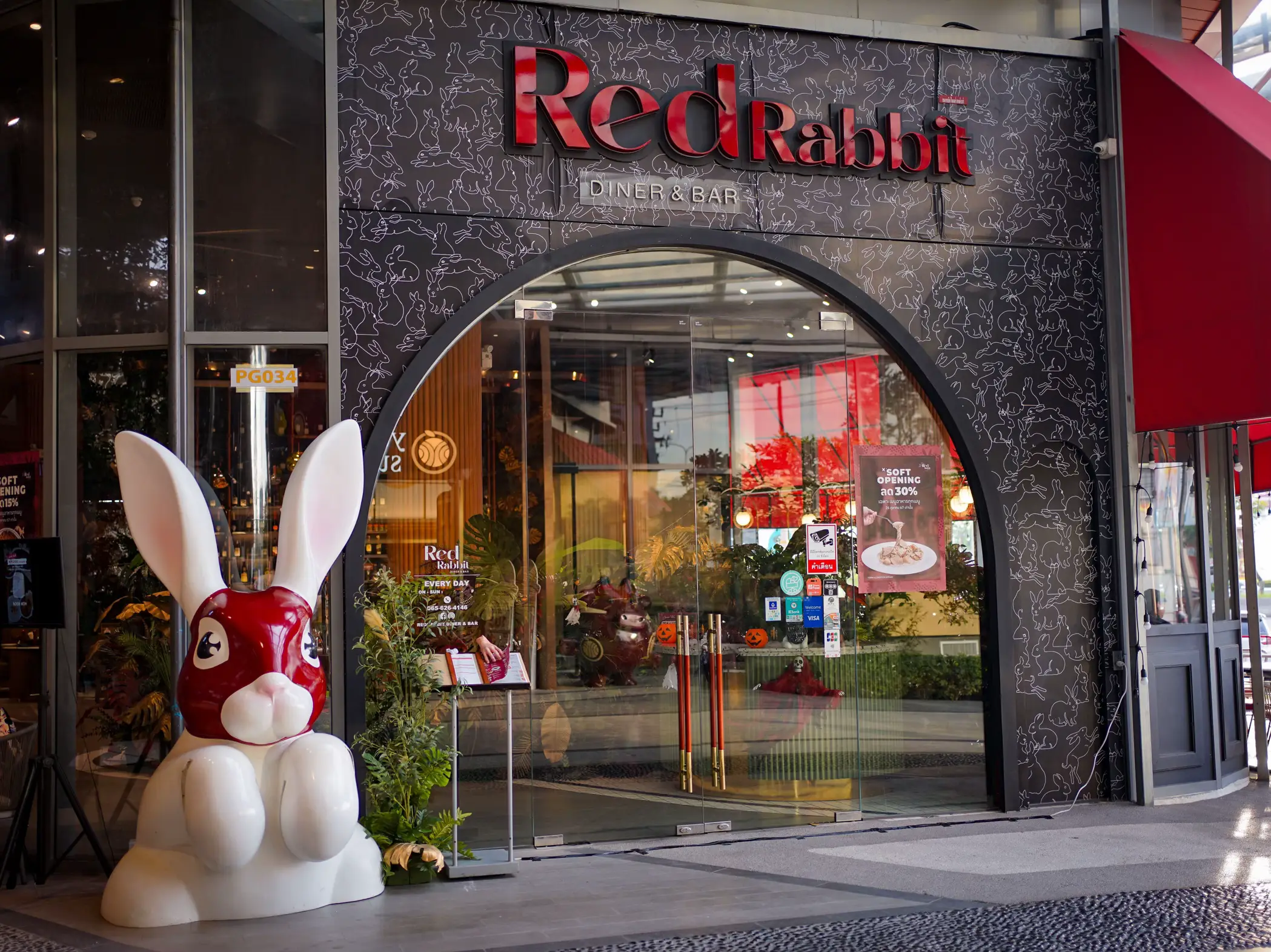 Red Rabbit Dinner & Bar 🐇 🍴 | แกลเลอรีที่โพสต์โดย Peechompoo | Lemon8