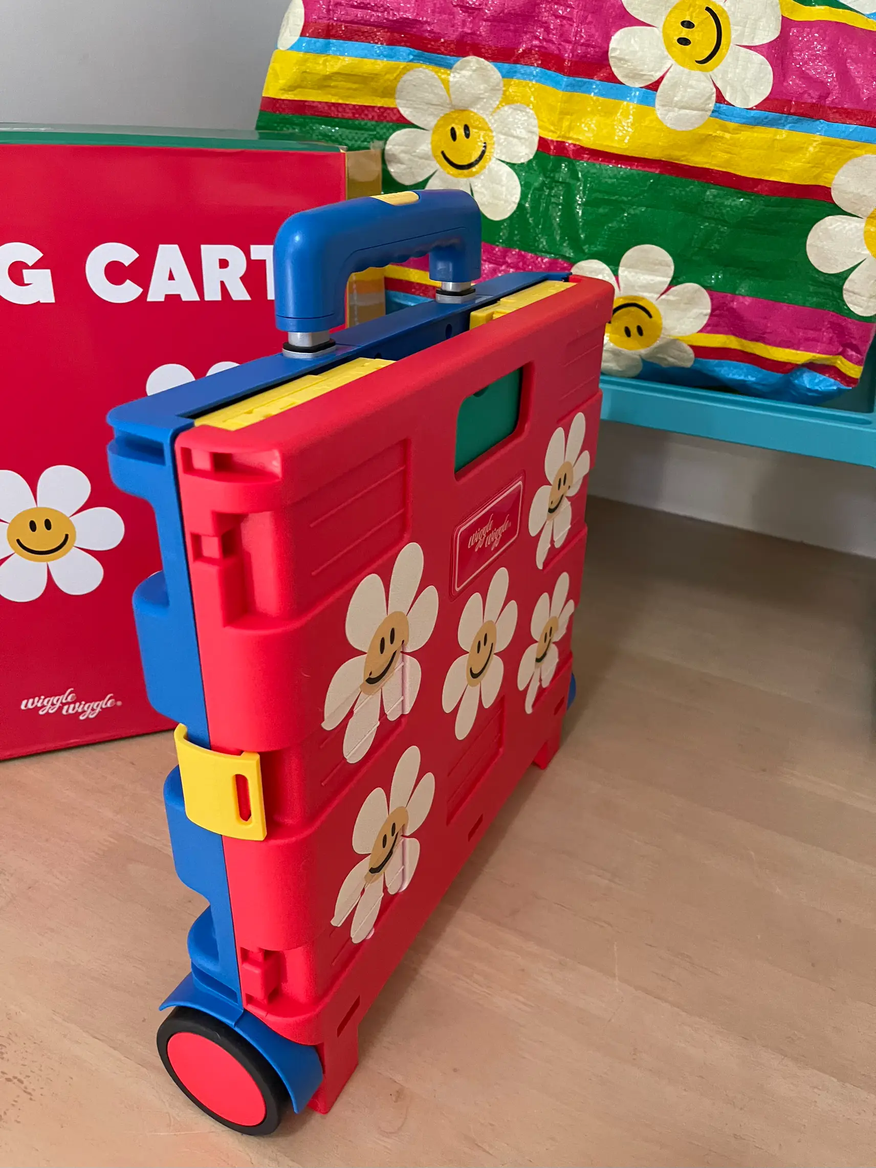 🌈🌈Wiggle wiggle folding cart แกลเลอรีที่โพสต์โดย Kwang🦌 Lemon8