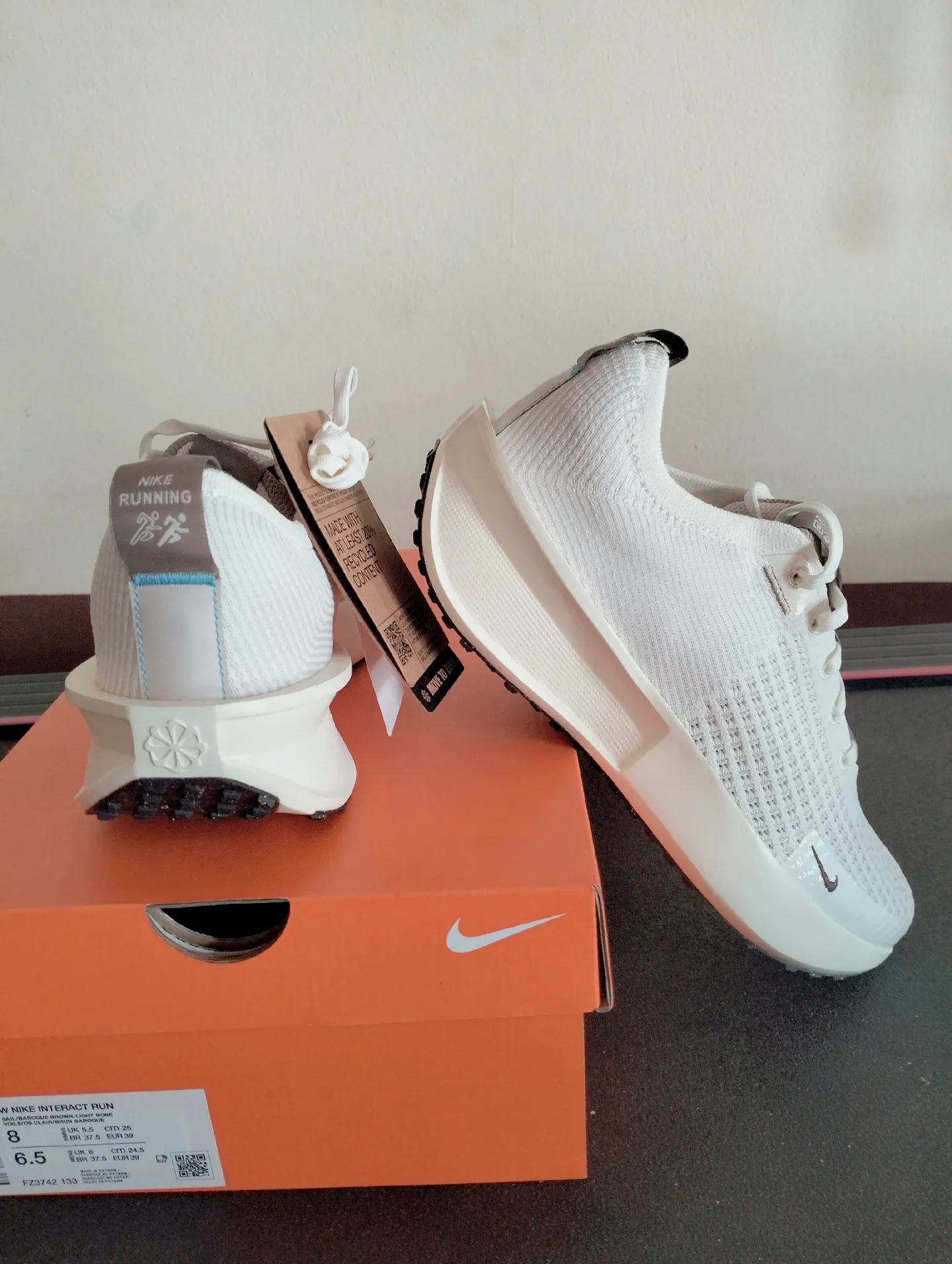 🏃[ Running Shoes] : NIKE INTERACT 👟👟 | แกลเลอรีที่โพสต์โดย Planner.jpg ...