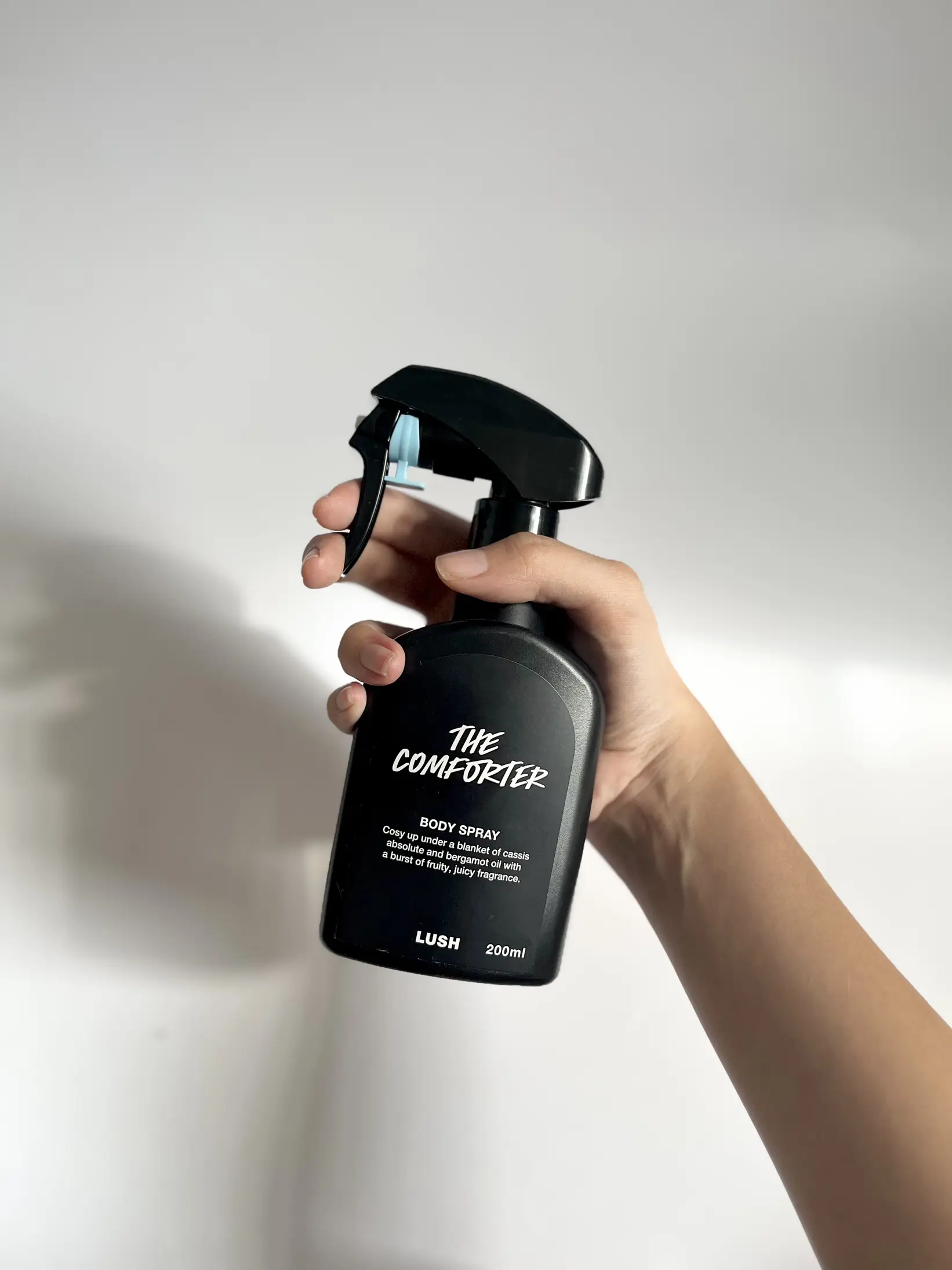 รีวิว LUSH Body Spray หอมสดชื่นทักทุกคน & กลิ่นติดเช้ายันเย็น แกลเลอ