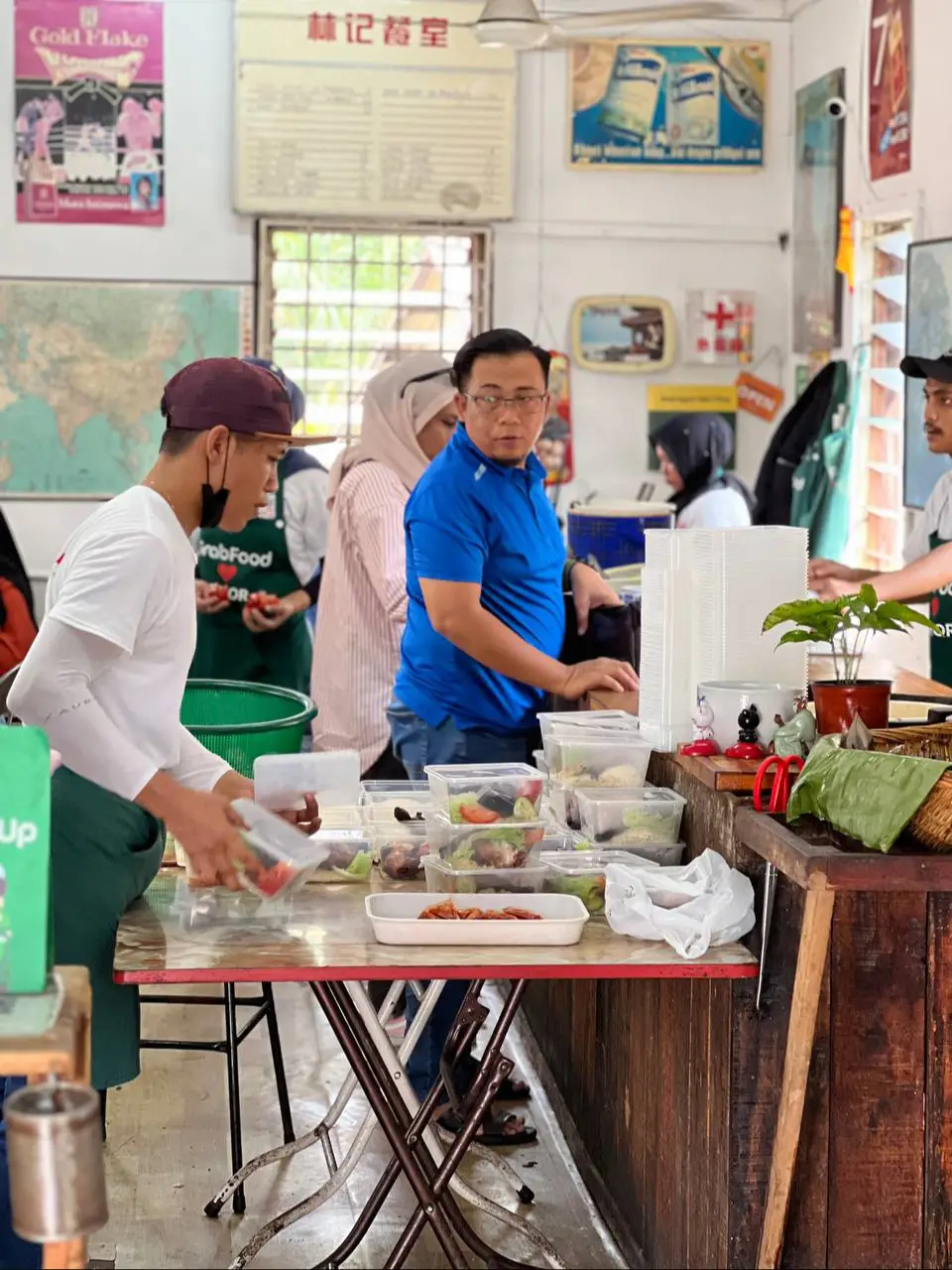 Johor Bahru Food Hunting at Nasi Ayam Kee Chup Galeri disiarkan oleh