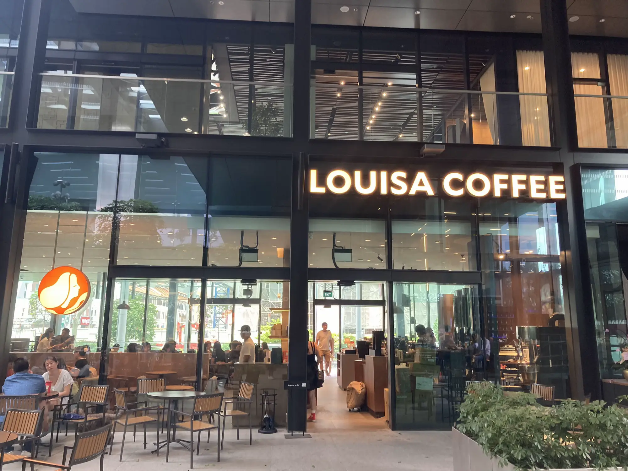 Louisa coffee store