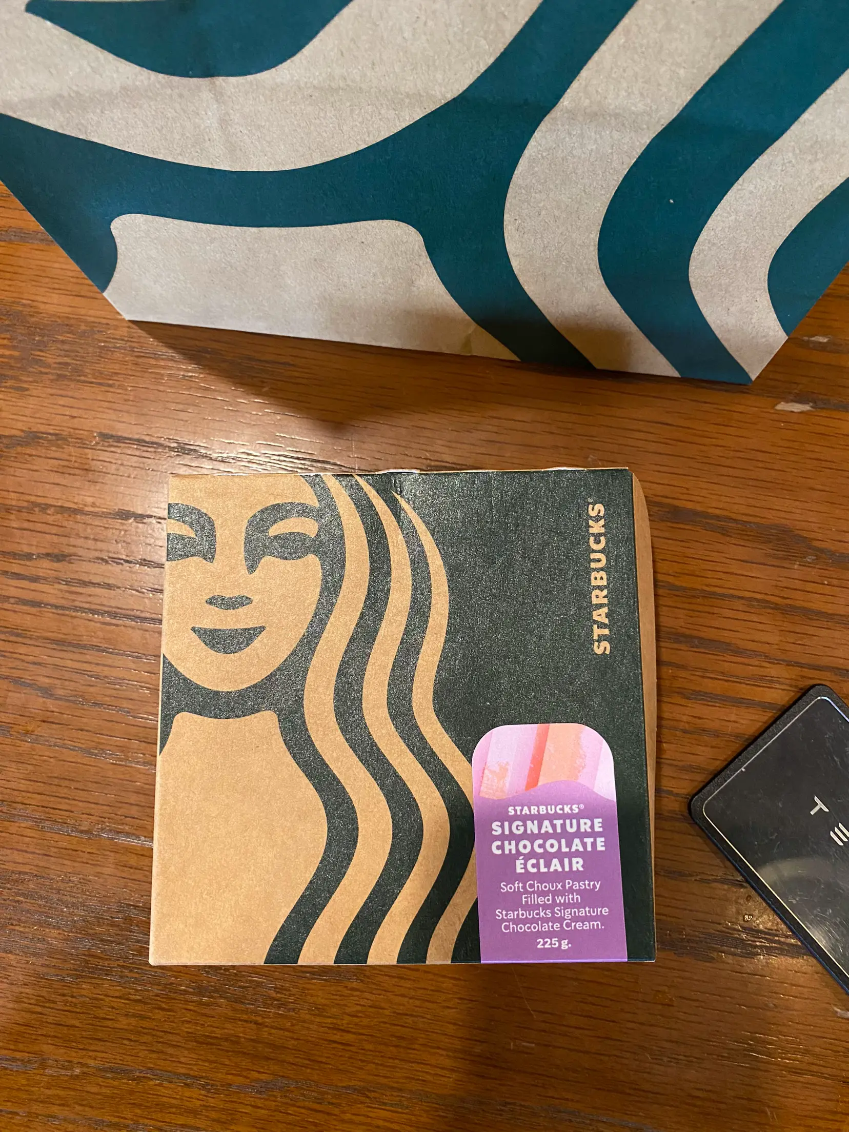 Starbucks Signature Chocolate Eclair แกลเลอรีที่โพสต์โดย Maysa ลอง