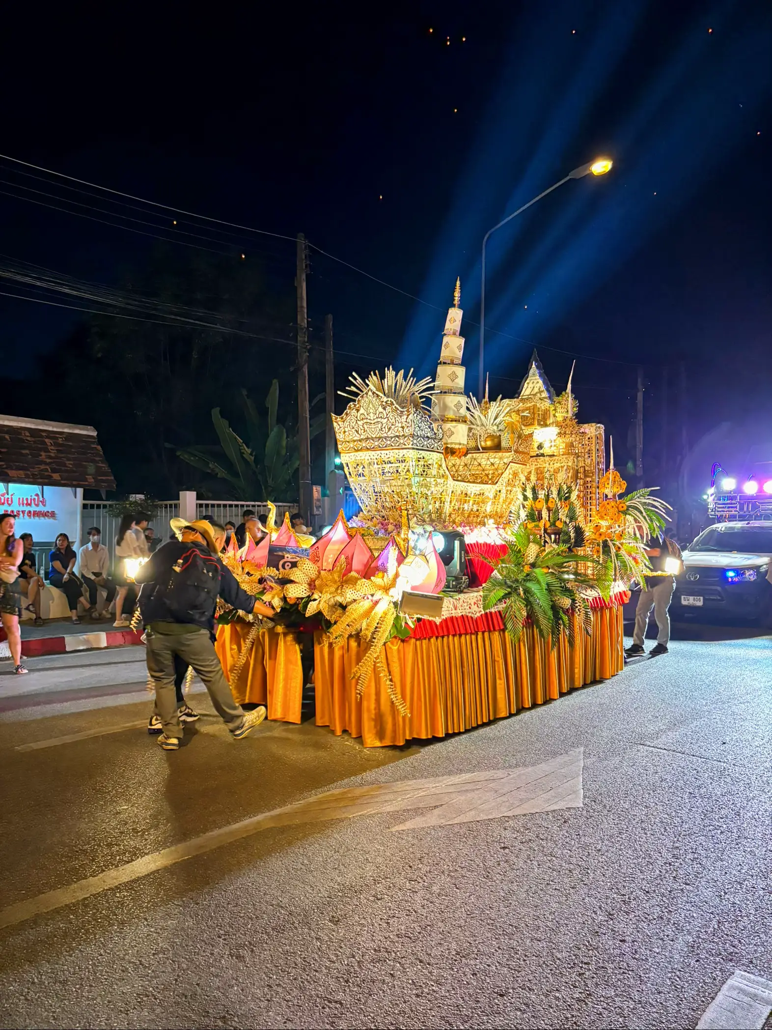 งานวันลอยกระทง ประกวดขบวนแห่สะเปาล้านนา จ เชียงใหม่ แกลเลอรีที่โพสต์โดย หนีลูกไปเที่ยว Lemon8