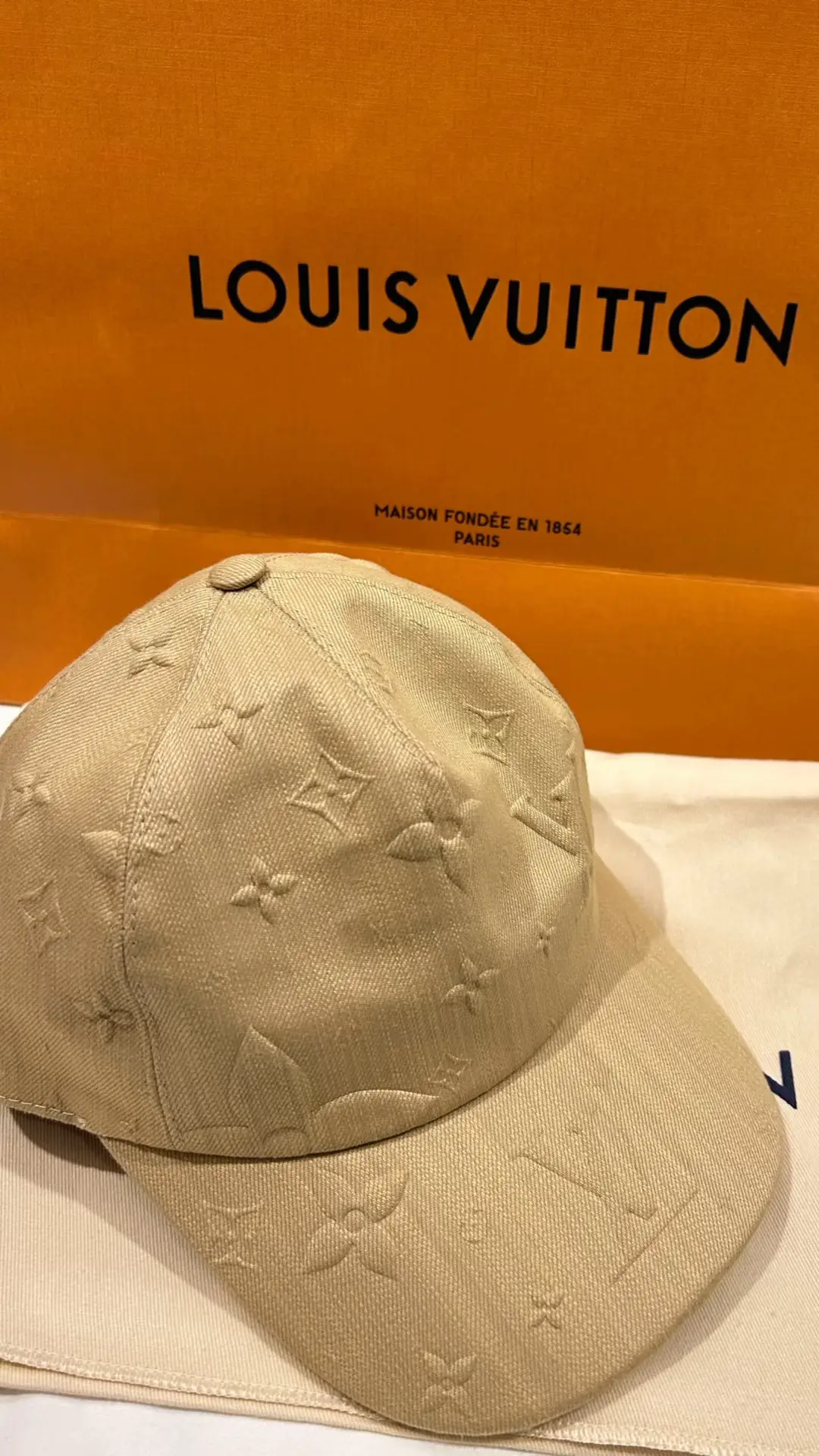 LV Men's Cap Unboxing | LV Ginza, Tokyo 🇯🇵 | Video published by Celine |  Lemon8