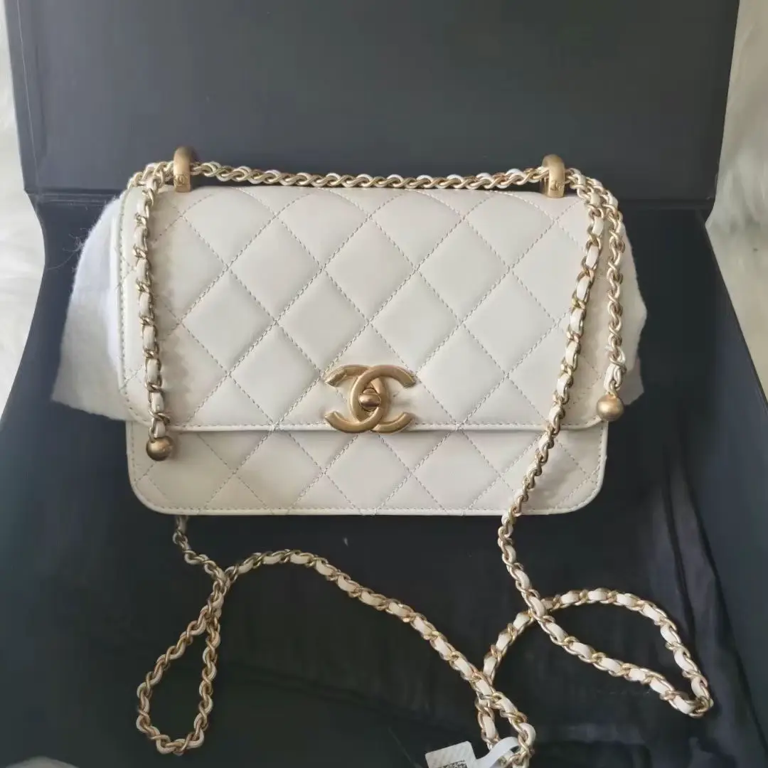 Chanel 21k, Galeri disiarkan oleh Boyi&co