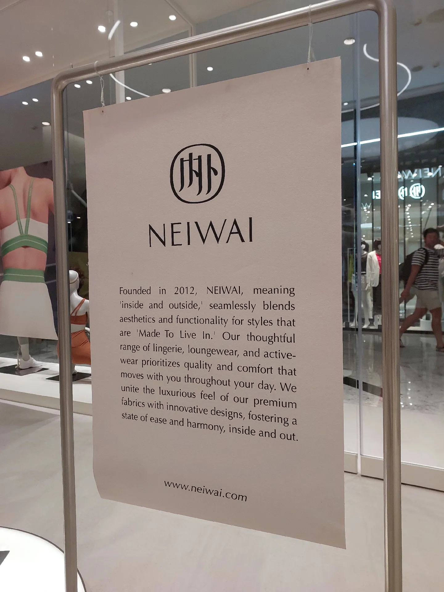 NEIWAI Barely Zero® Fixed Cup Wavy Bra - Black, Women's Fashion, New  Undergarments & Loungewear on Carousell