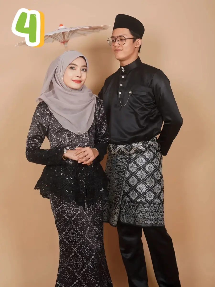 9 couple poses idea for Raya Studio Photoshoot! 🌙 | Galeri diposting ...