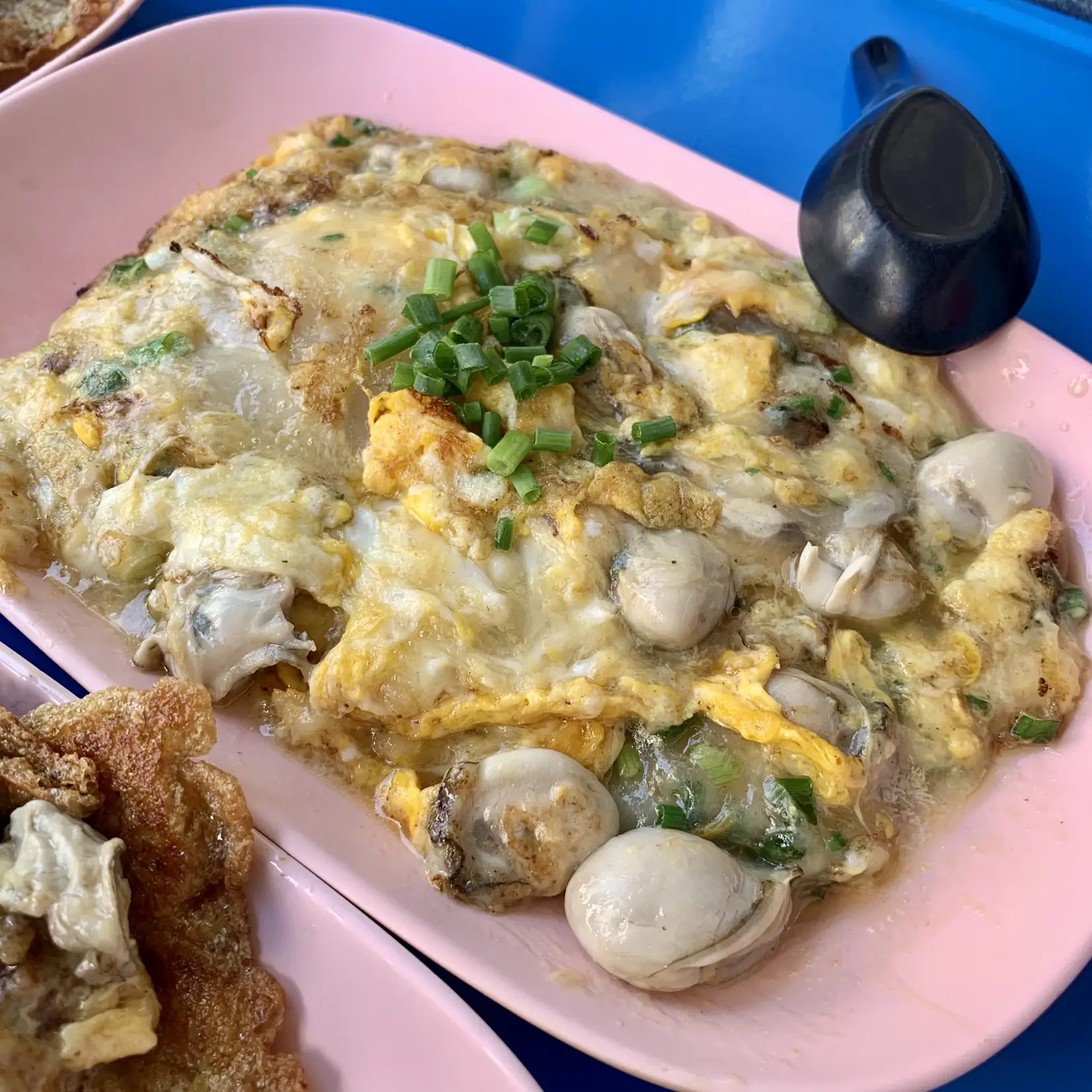 伝説の100年以上続く貝のフライ屋。赤王の貝のフライ。大きな新鮮な貝。 | อร่อยไปกับเฮียが投稿したフォトブック | Lemon8