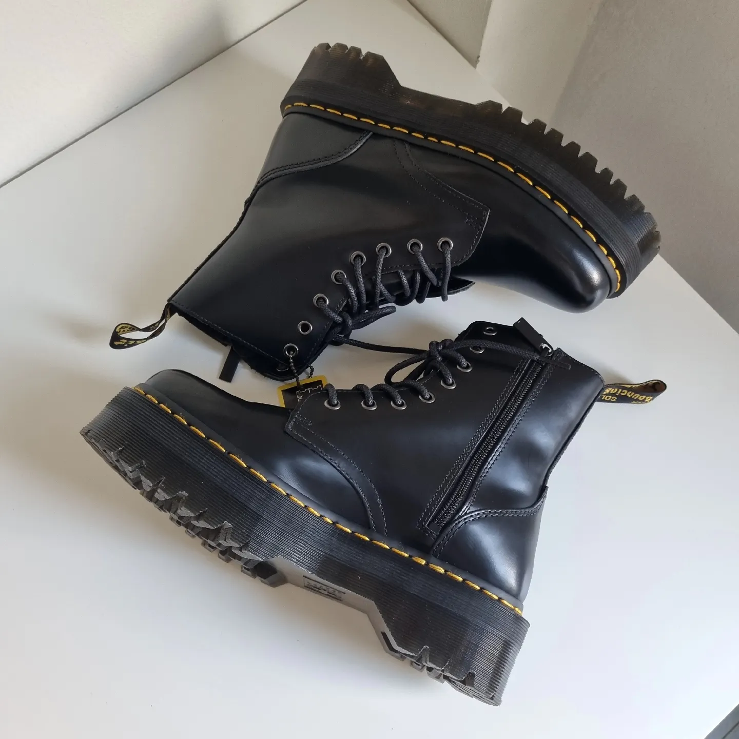 Doc martens hotsell second hand