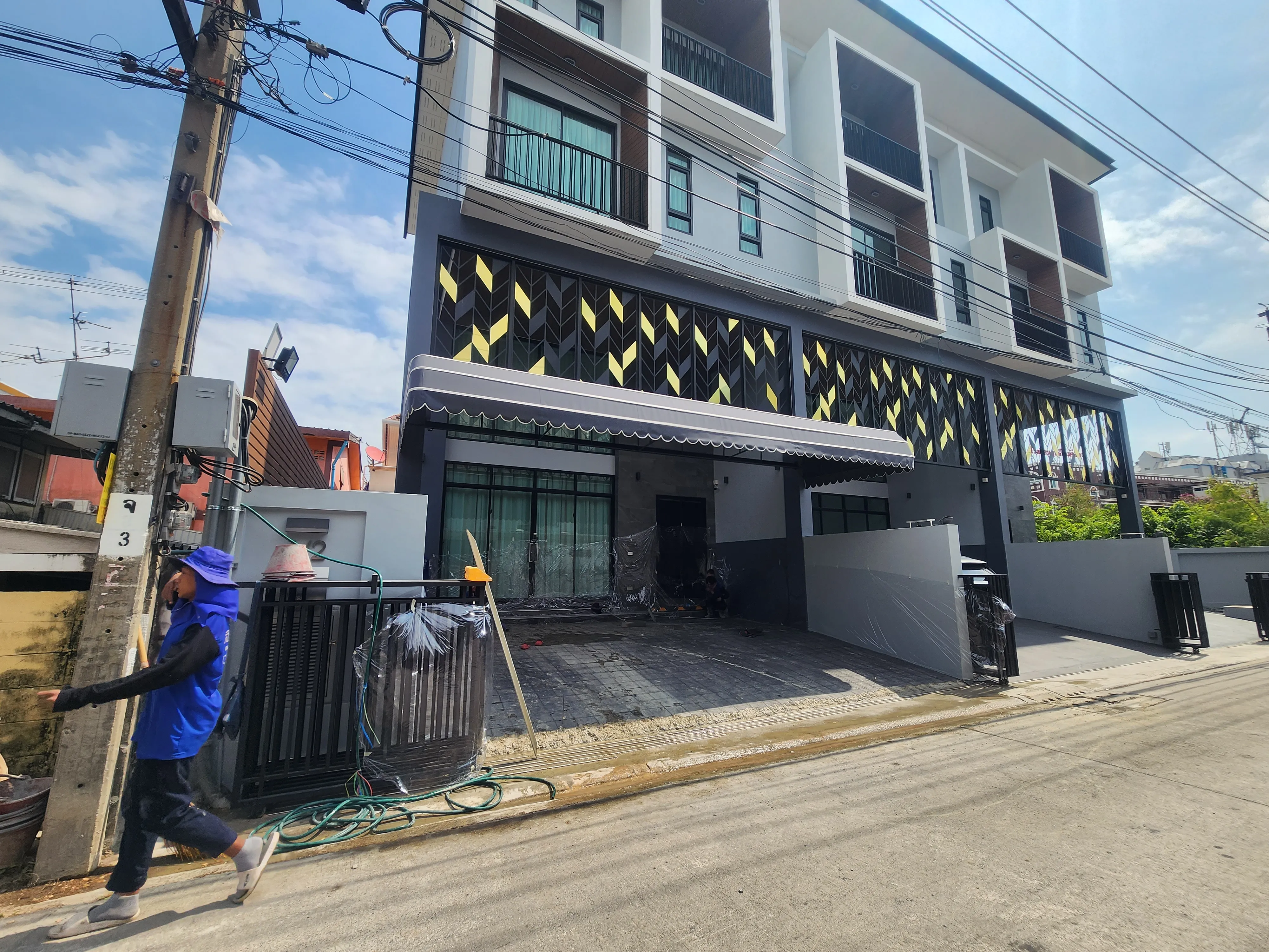 ไอเดียโรงรถ พื้นคอนกรีตพิมพ์ลาย | แกลเลอรีที่โพสต์โดย พี่พิมชอบรีวิว ...