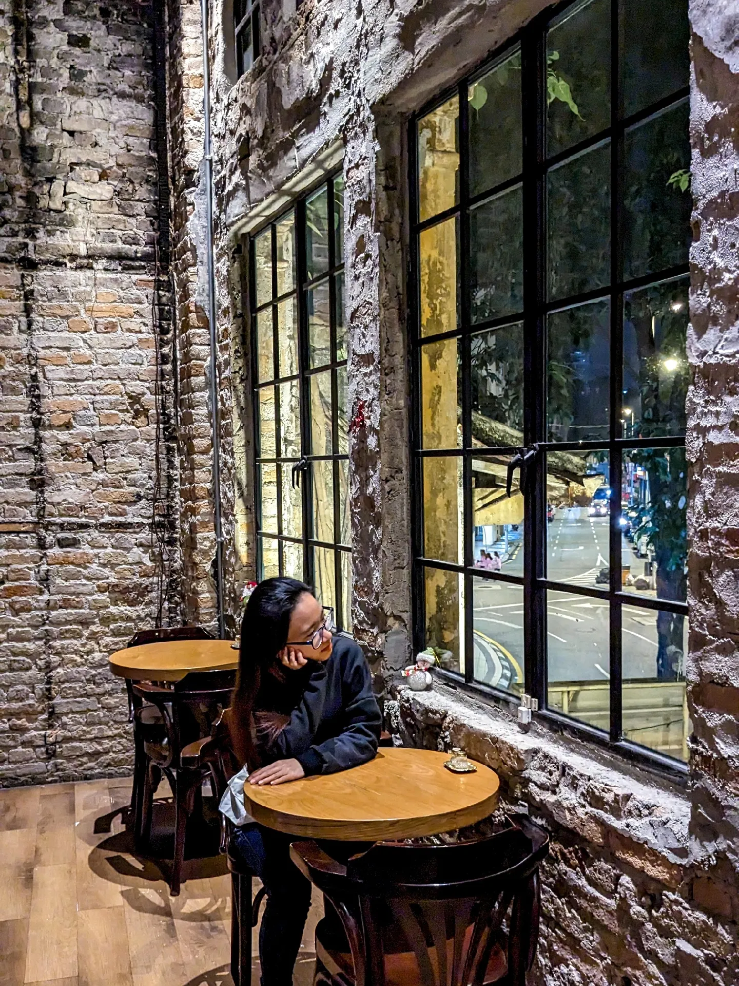 Hidden Gem ☕Cafe Near Pasar Seni With 🐇Bunnies Galeri disiarkan oleh