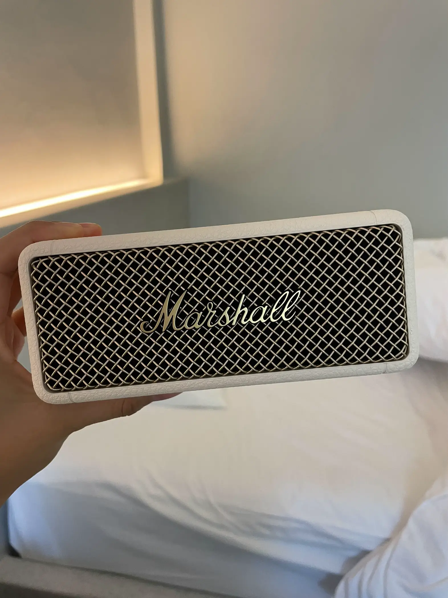 【正規品】Marshall Emberton2 クリーム 完実電気 アウトドア用スピーカーEmberton IIは、どんな冒険にもパワフルな