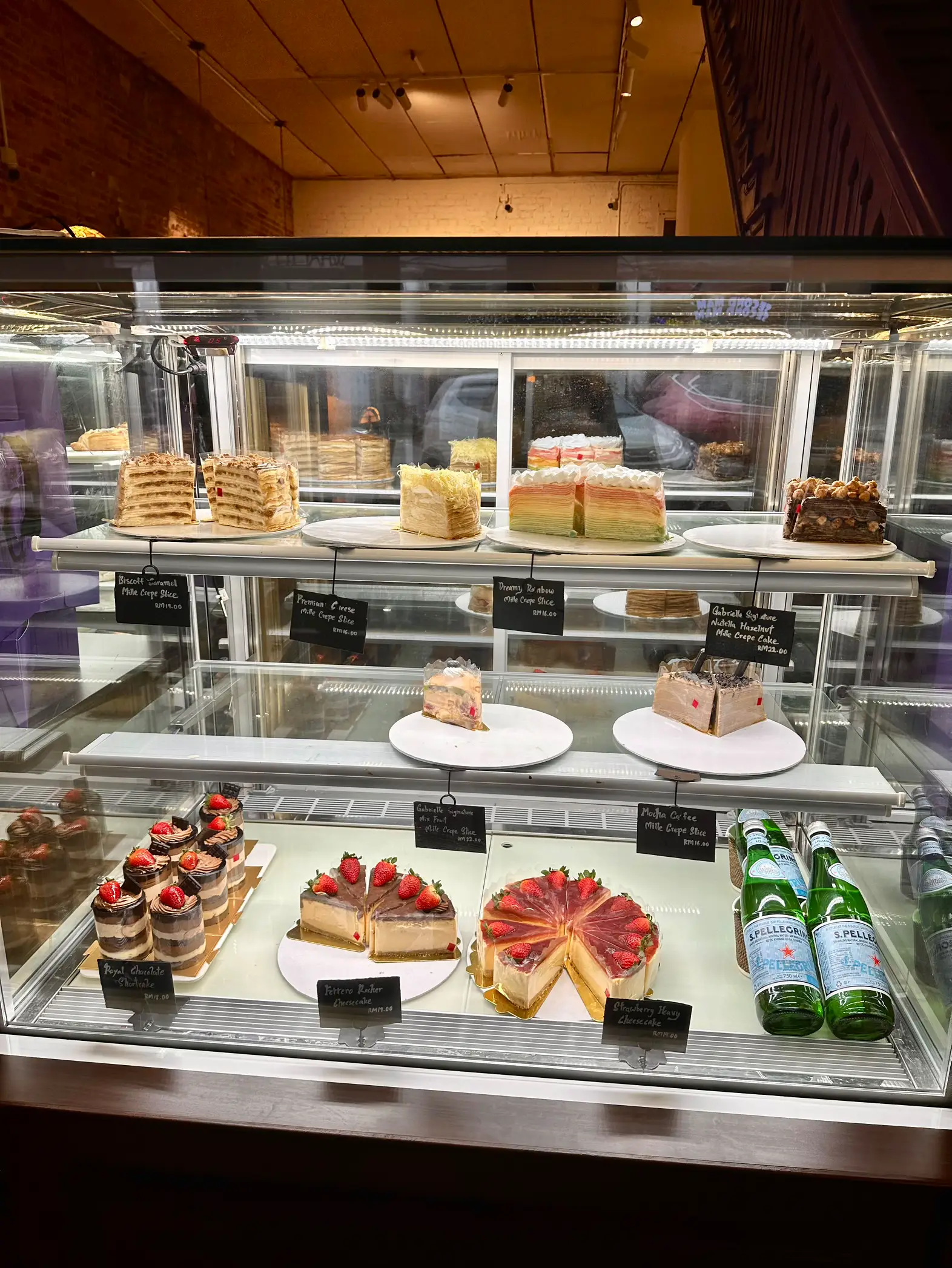 Ipoh Cafe Gabrielle Mille Crepe Galeri disiarkan oleh ckahyee Lemon8